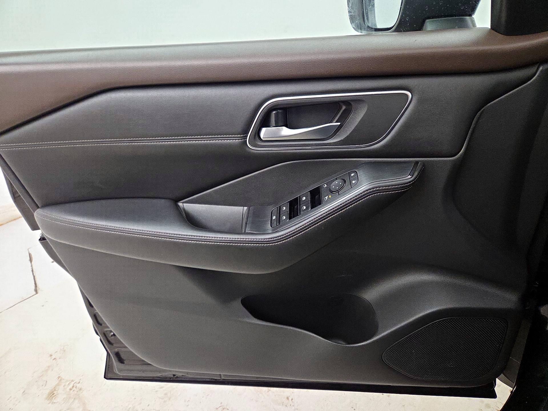 Thumbnail: 2021 Nissan Rogue - 12