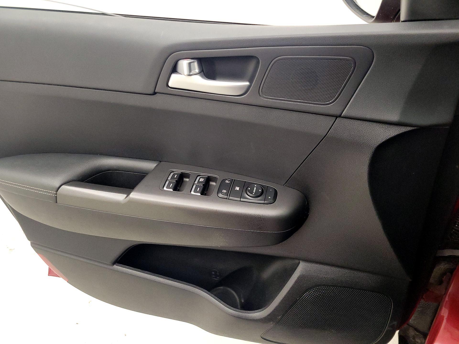 Thumbnail: 2020 Kia Sportage - 12