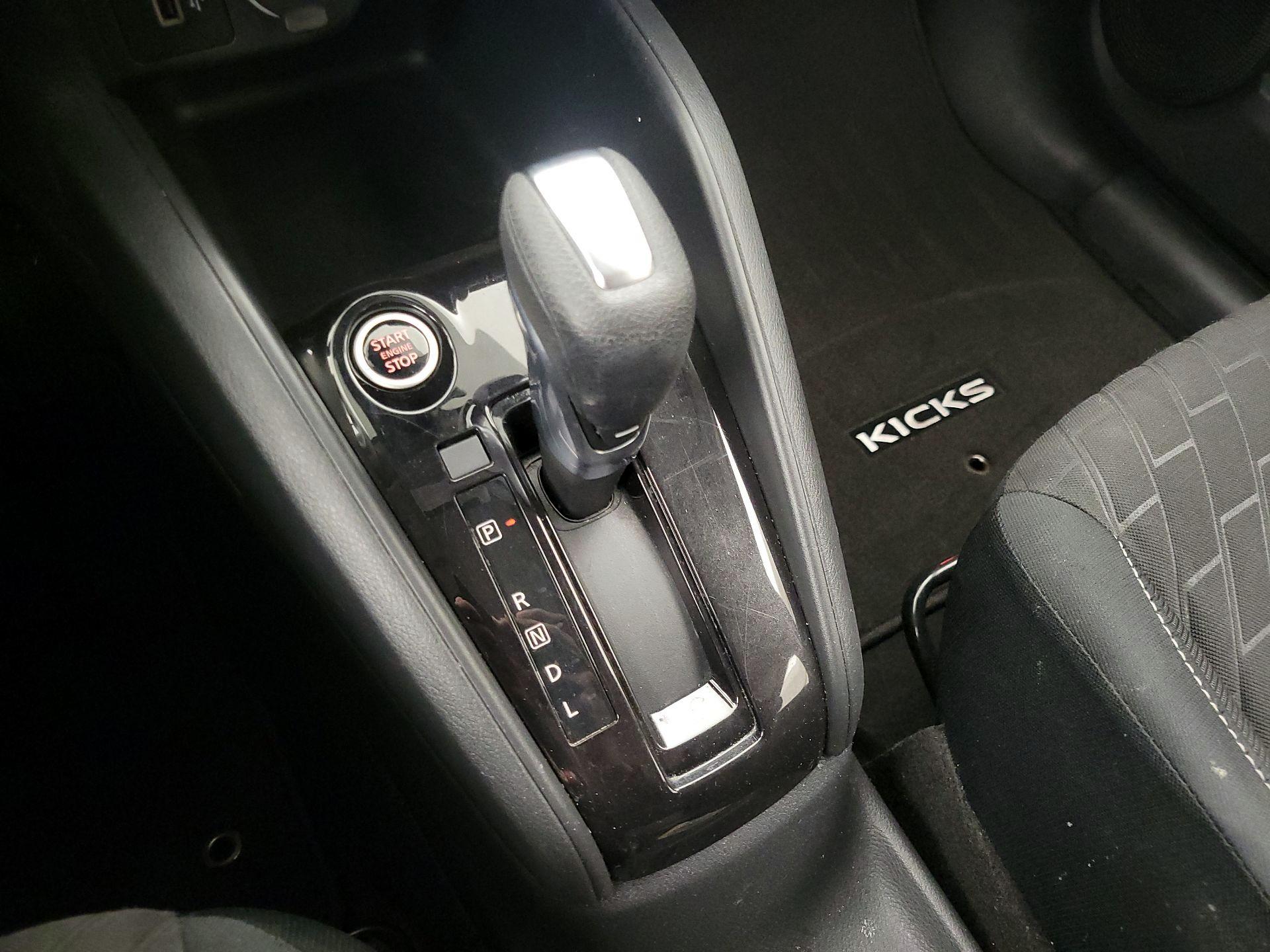 Thumbnail: 2022 Nissan Kicks - 17