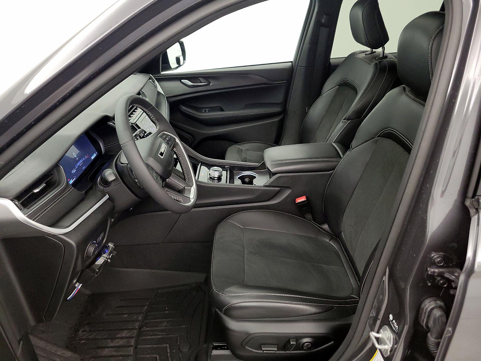 Thumbnail: 2025 Jeep Grand Cherokee - 11