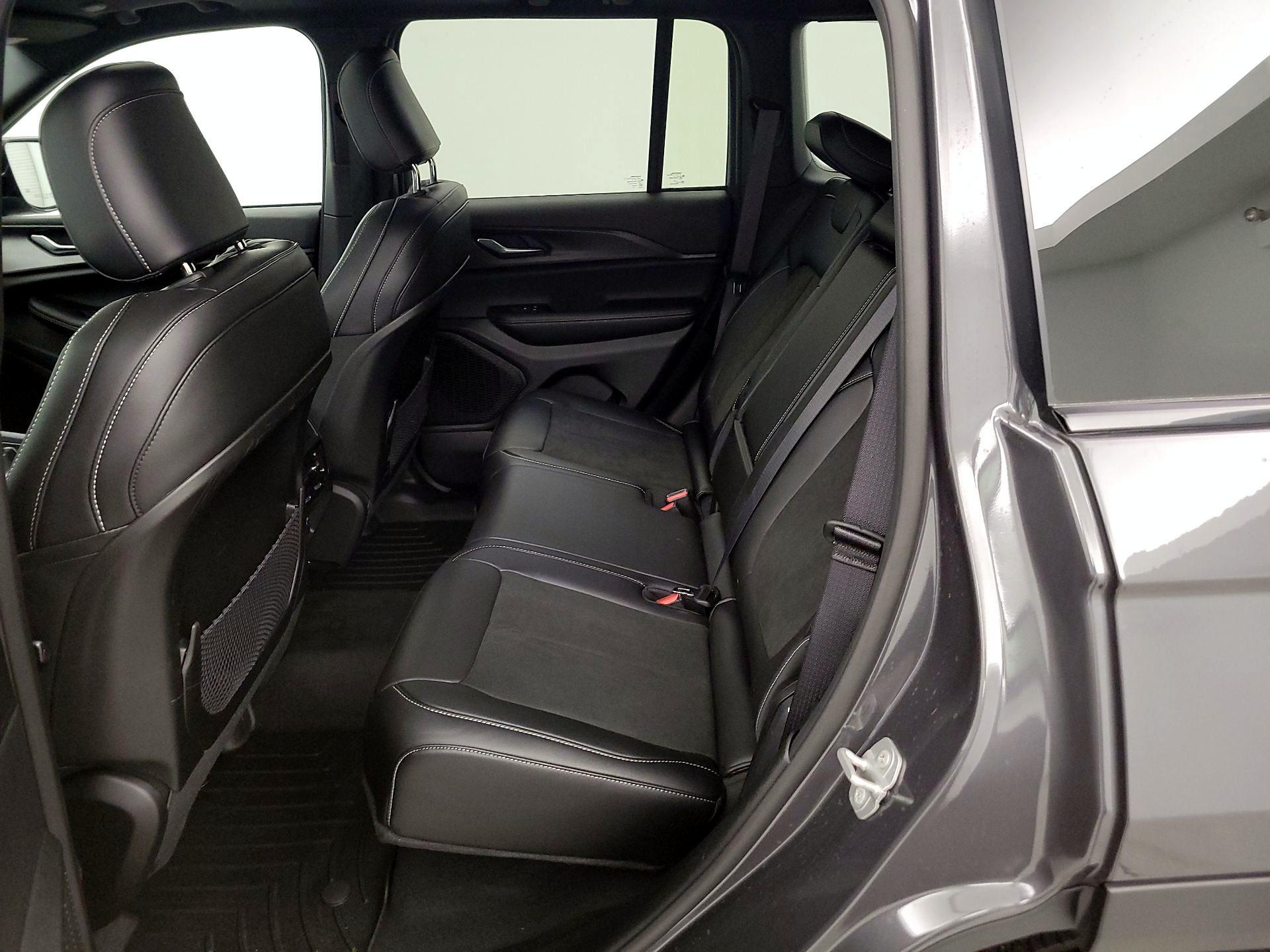 Thumbnail: 2025 Jeep Grand Cherokee - 20