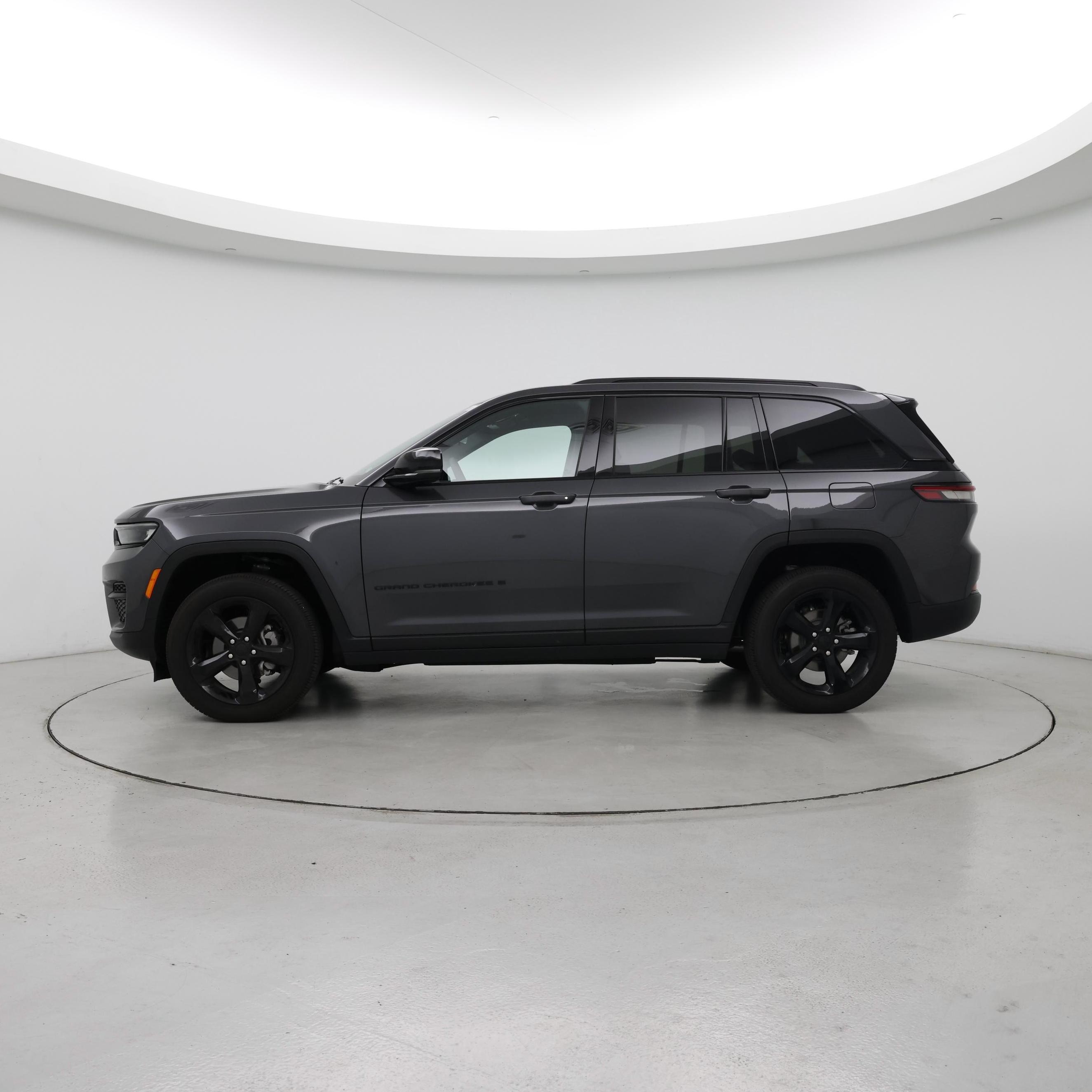 Thumbnail: 2025 Jeep Grand Cherokee - 3