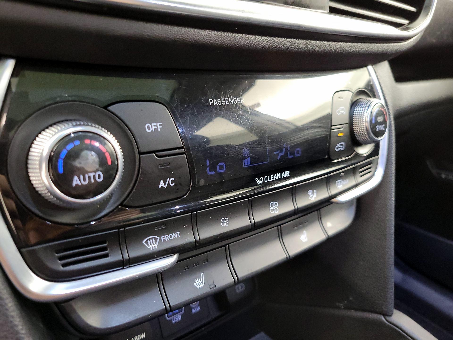 Thumbnail: 2019 Hyundai Santa Fe - 16