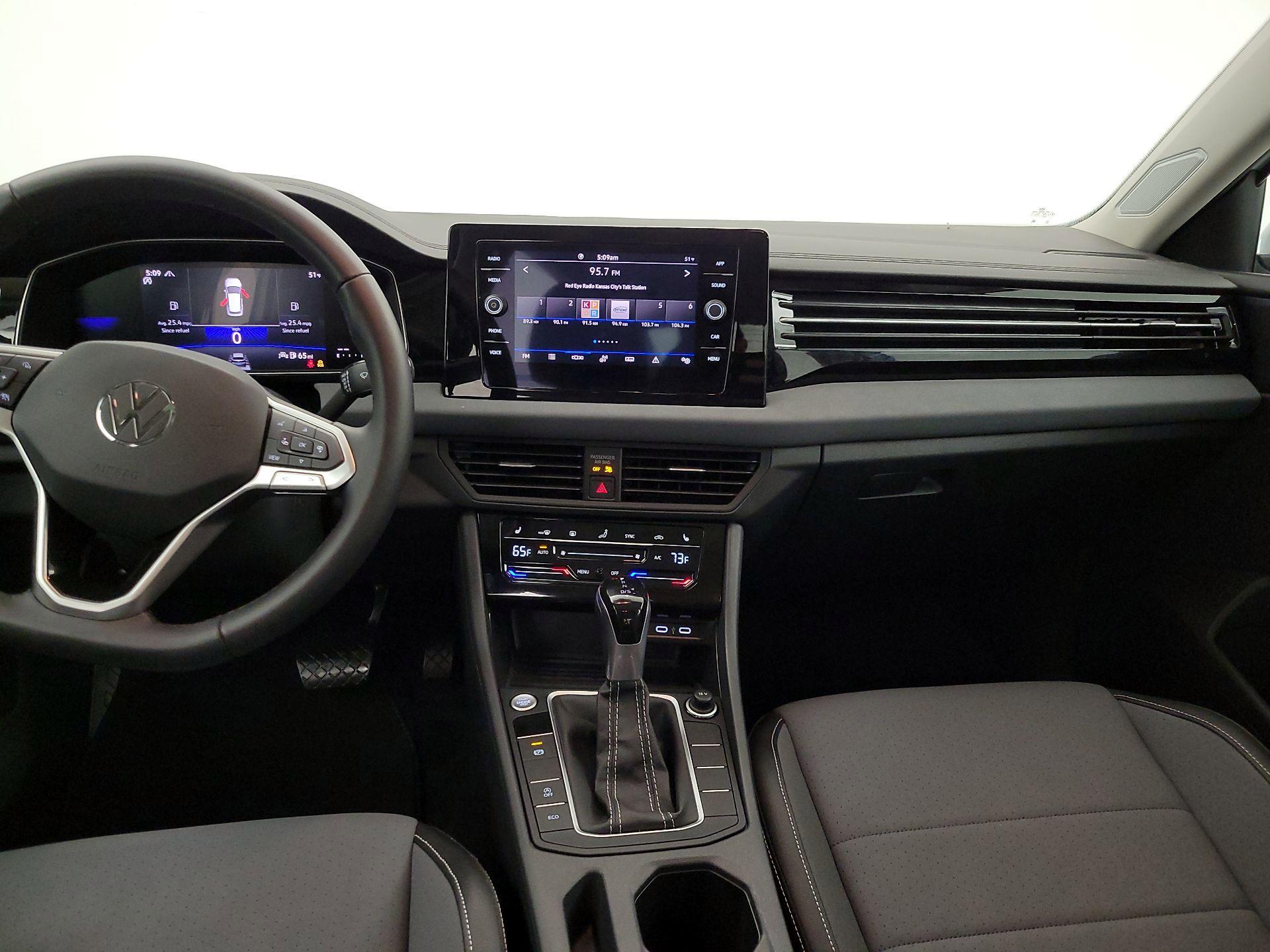 Thumbnail: 2025 Volkswagen Jetta - 9