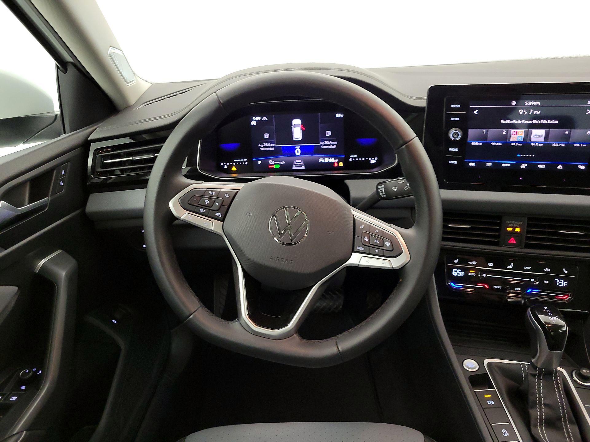 Thumbnail: 2025 Volkswagen Jetta - 10