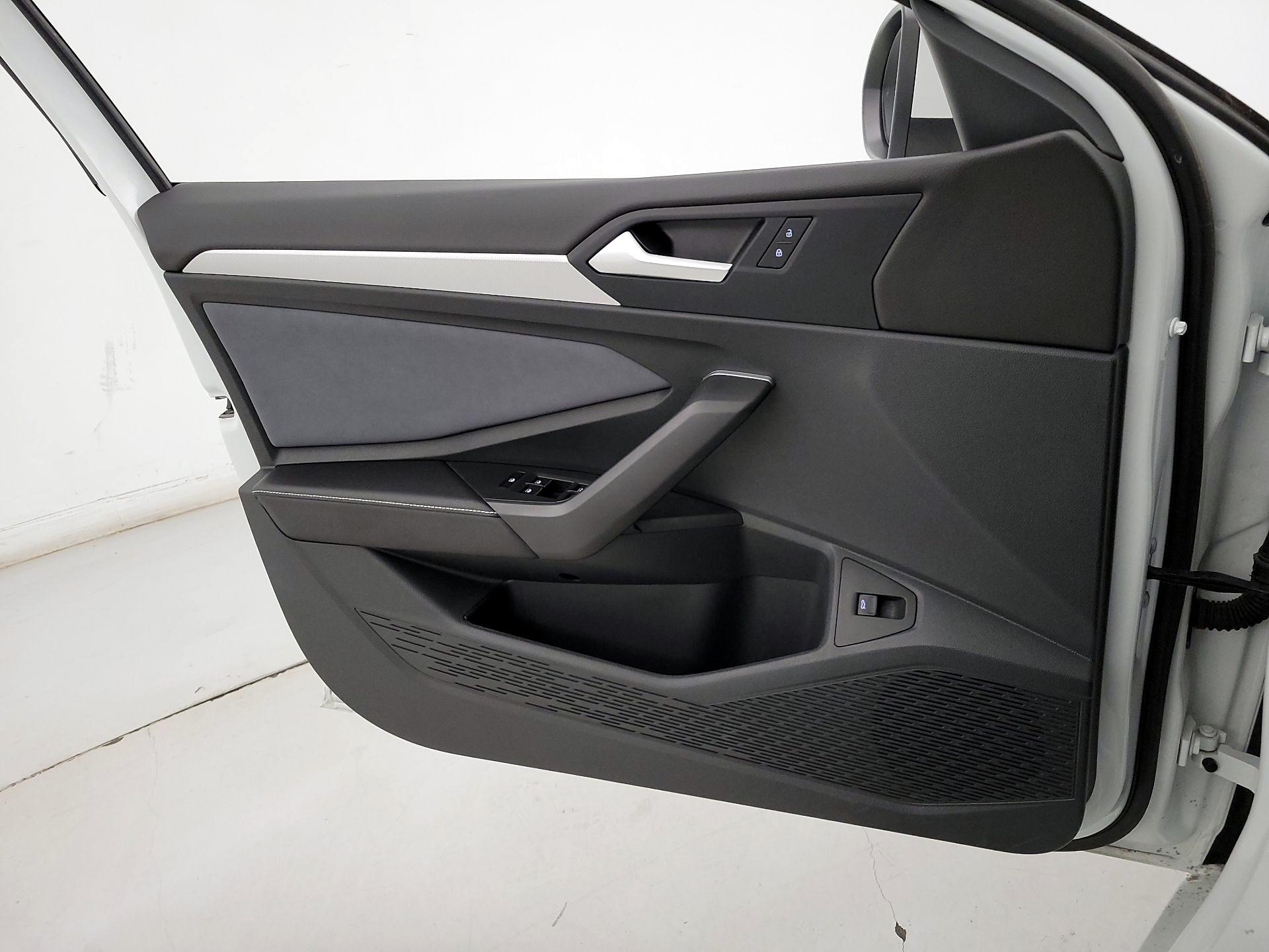 Thumbnail: 2025 Volkswagen Jetta - 12