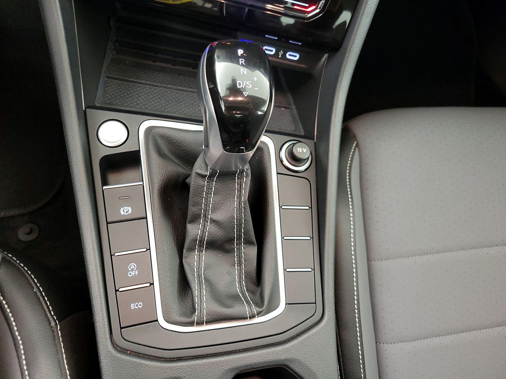 Thumbnail: 2025 Volkswagen Jetta - 17