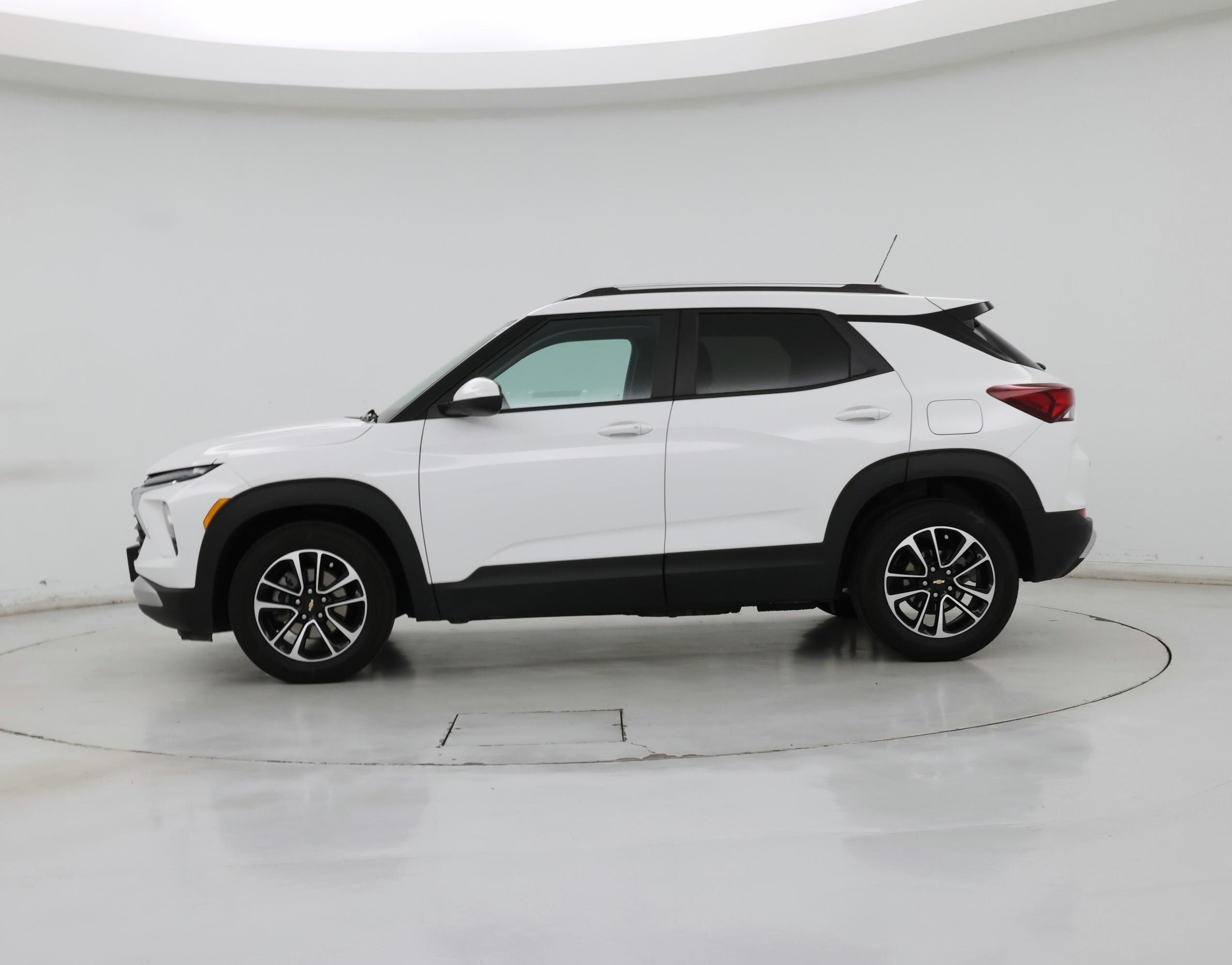 Thumbnail: 2024 Chevrolet TrailBlazer - 3