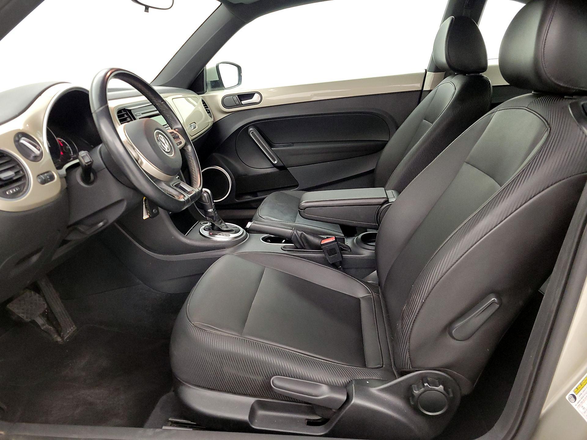 Thumbnail: 2014 Volkswagen Beetle - 11