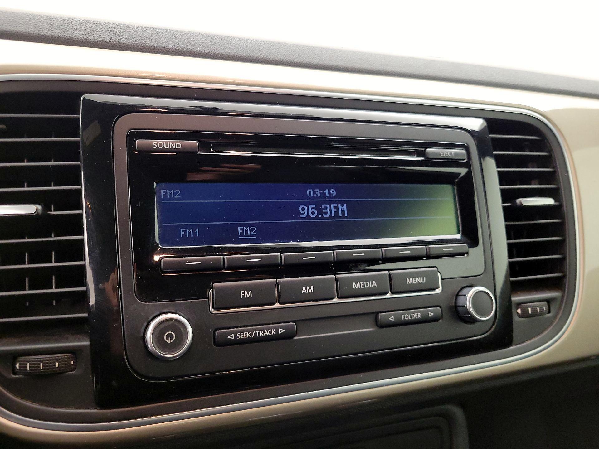 Thumbnail: 2014 Volkswagen Beetle - 14