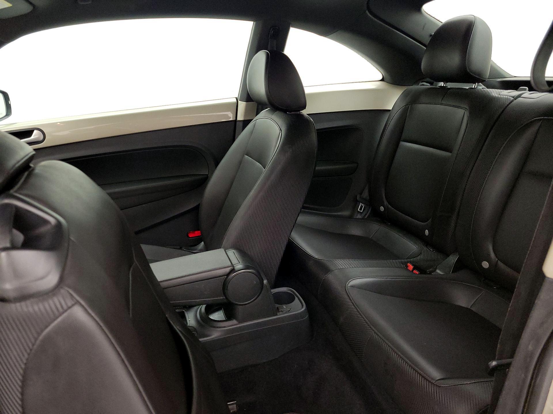 Thumbnail: 2014 Volkswagen Beetle - 18