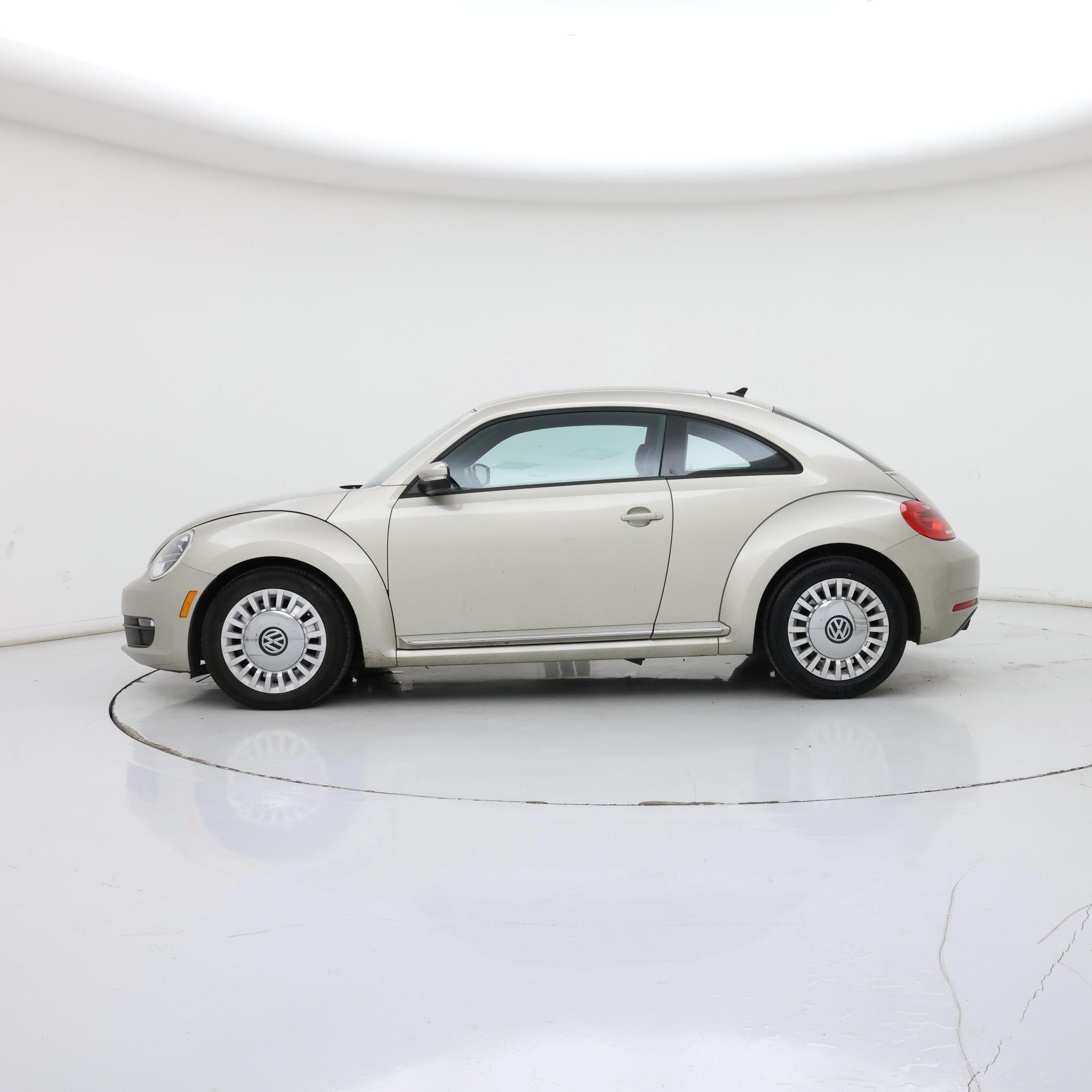 Thumbnail: 2014 Volkswagen Beetle - 3