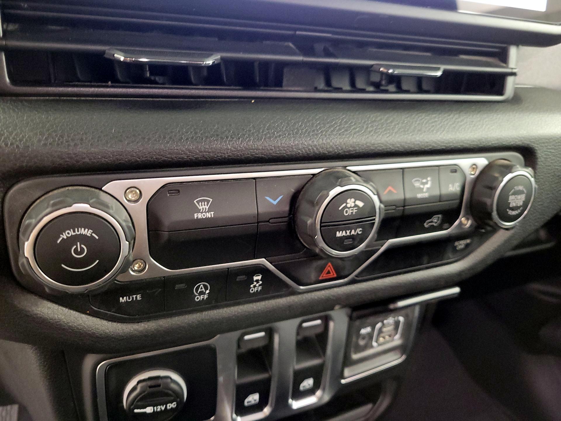 Thumbnail: 2025 Jeep Wrangler - 16