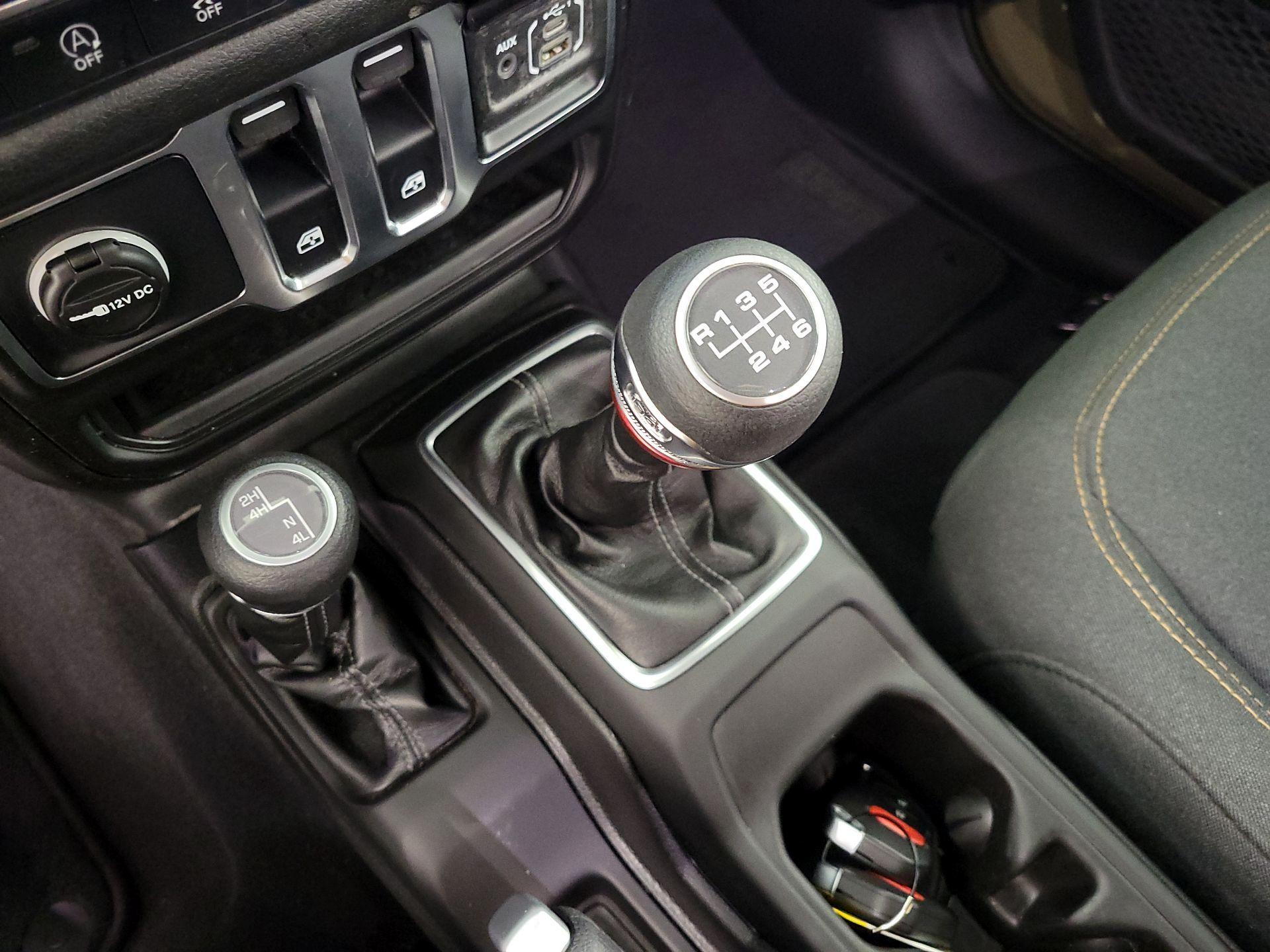 Thumbnail: 2025 Jeep Wrangler - 17