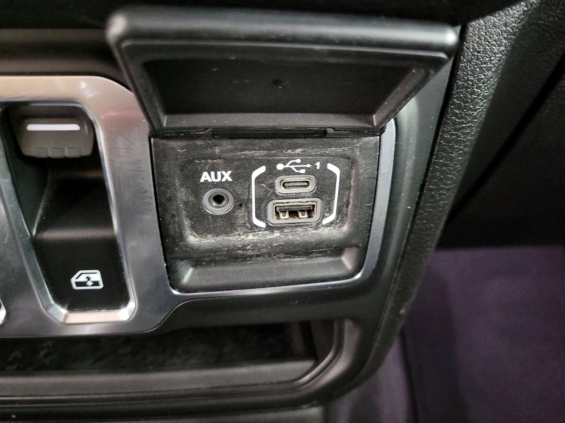 Thumbnail: 2025 Jeep Wrangler - 18