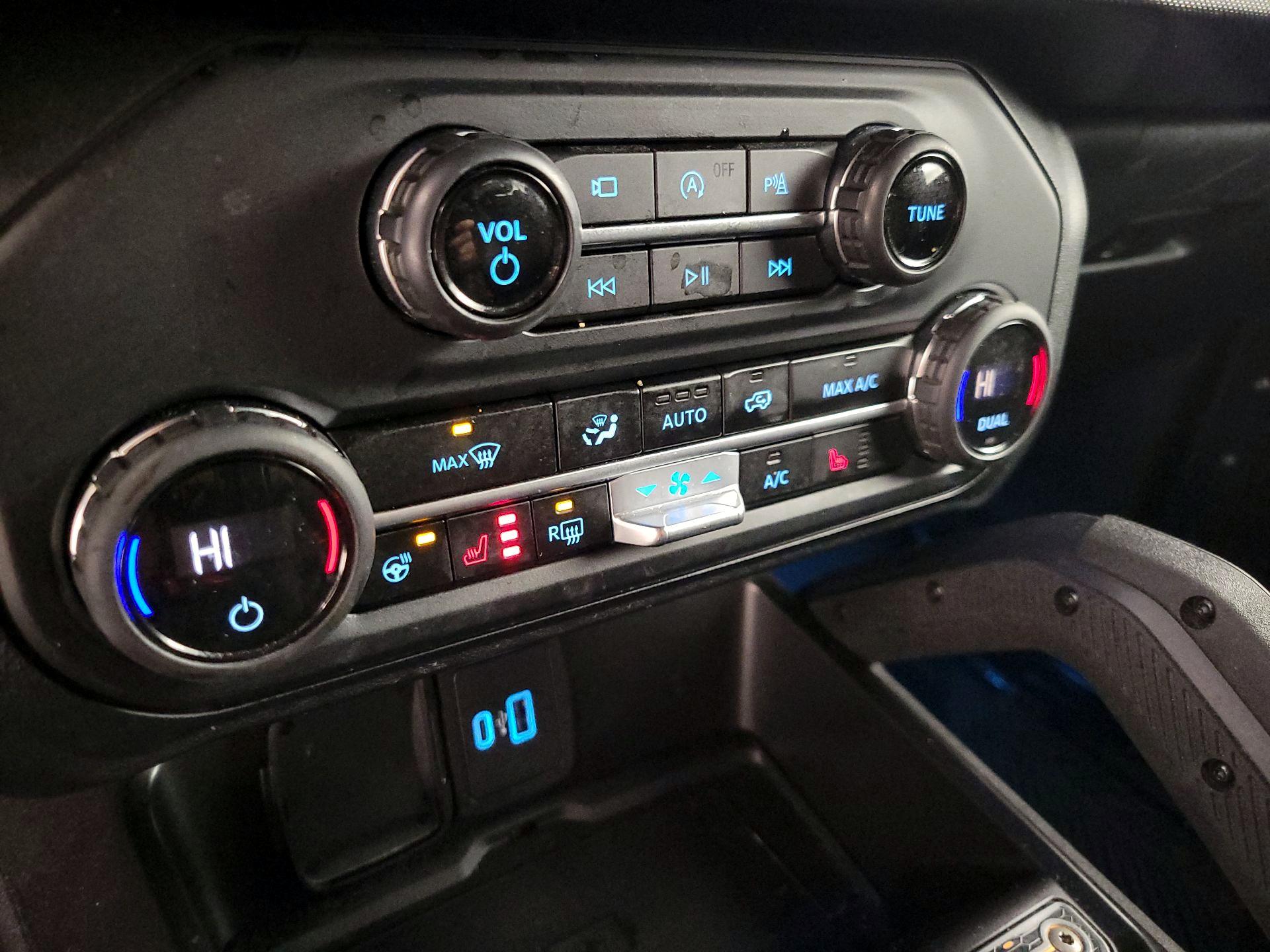 Thumbnail: 2023 Ford Bronco - 17