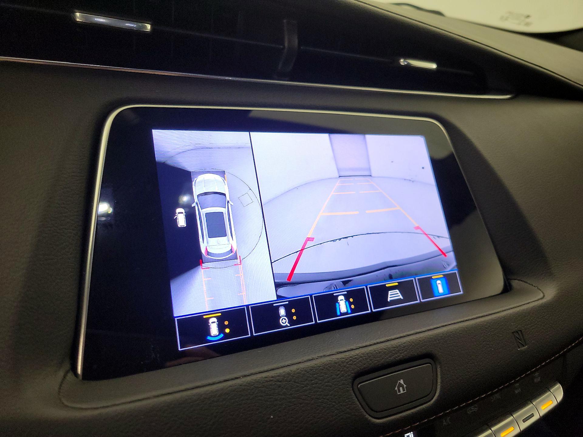 Thumbnail: 2021 Cadillac XT4 - 14