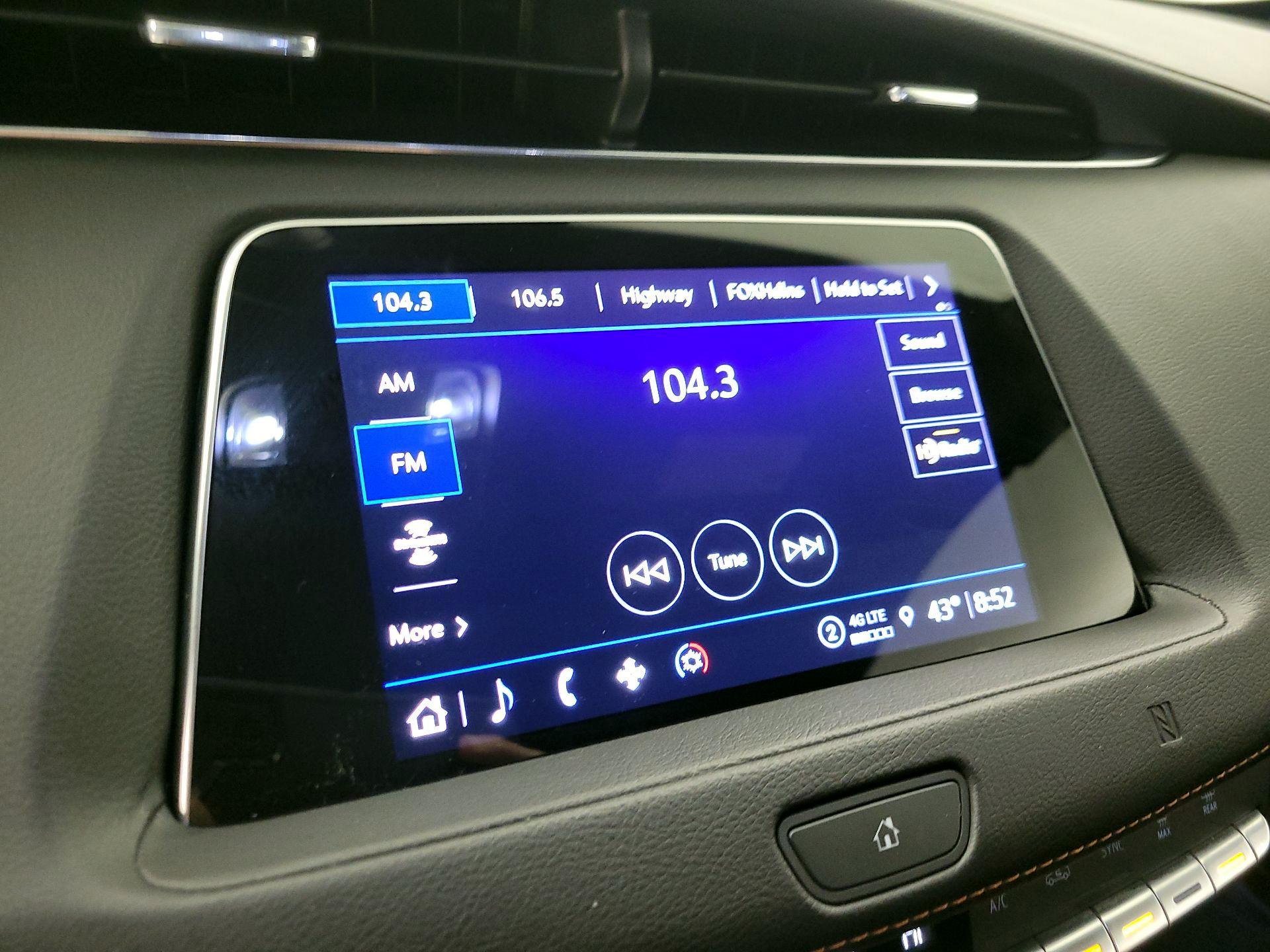 Thumbnail: 2021 Cadillac XT4 - 15