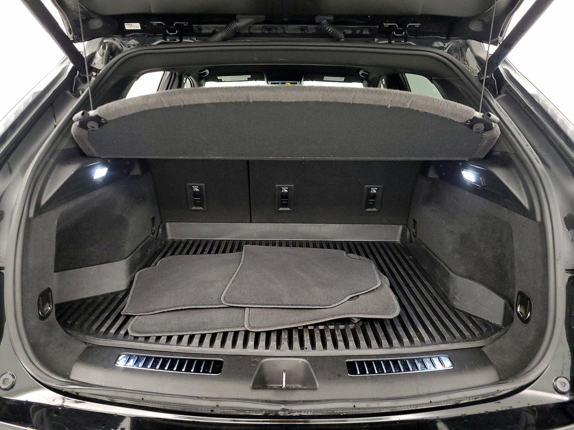 Thumbnail: 2021 Cadillac XT4 - 20