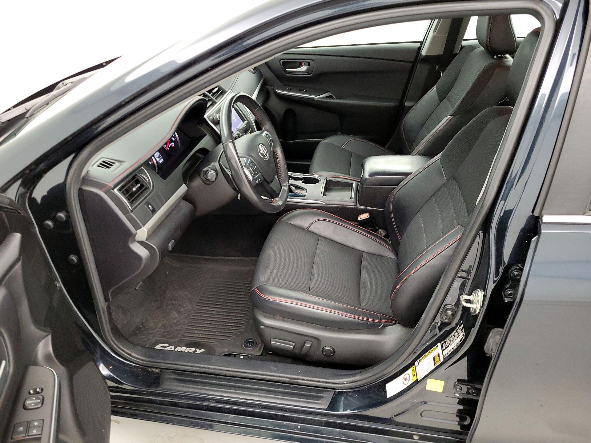 Thumbnail: 2017 Toyota Camry - 11