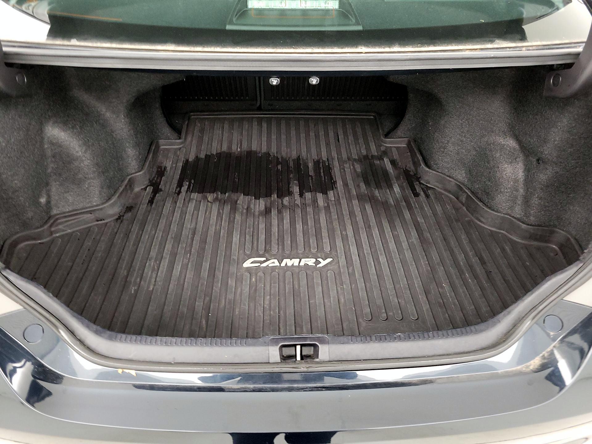 Thumbnail: 2017 Toyota Camry - 20