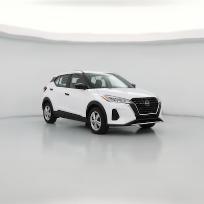 White 2022 Nissan Kicks S