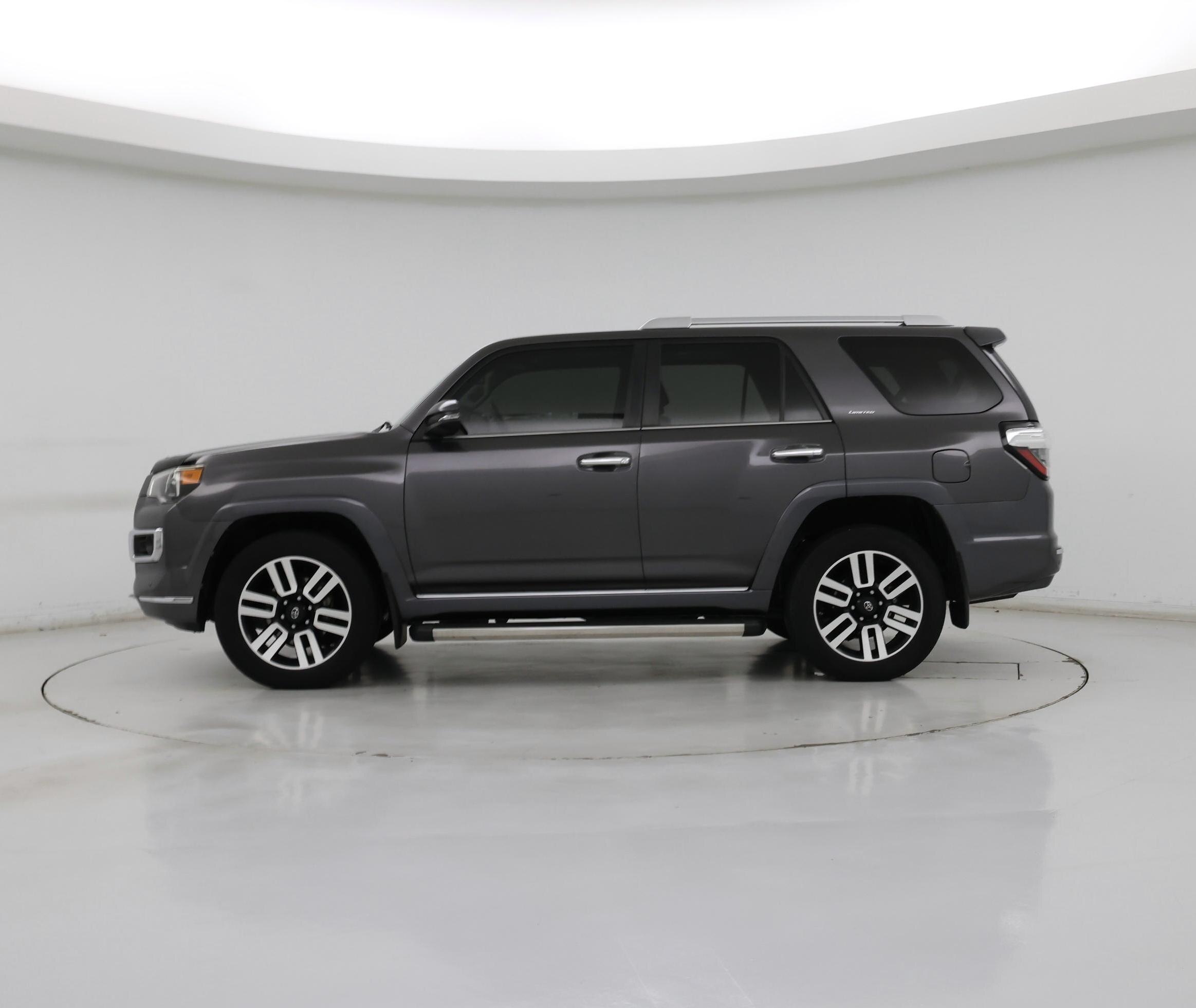 Thumbnail: 2016 Toyota 4Runner - 3