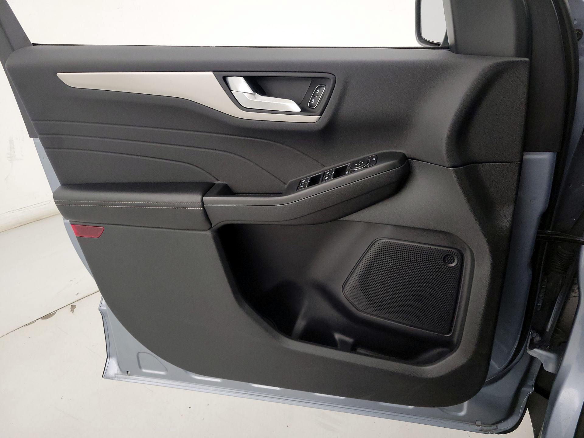 Thumbnail: 2022 Ford Escape - 12