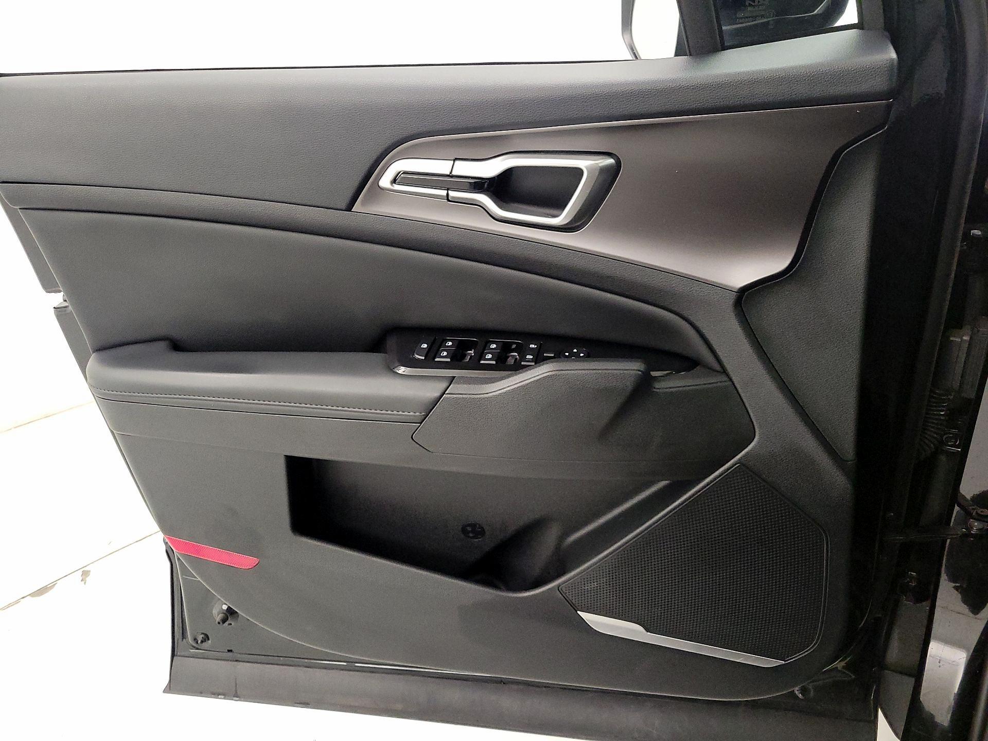 Thumbnail: 2023 Kia Sportage - 12