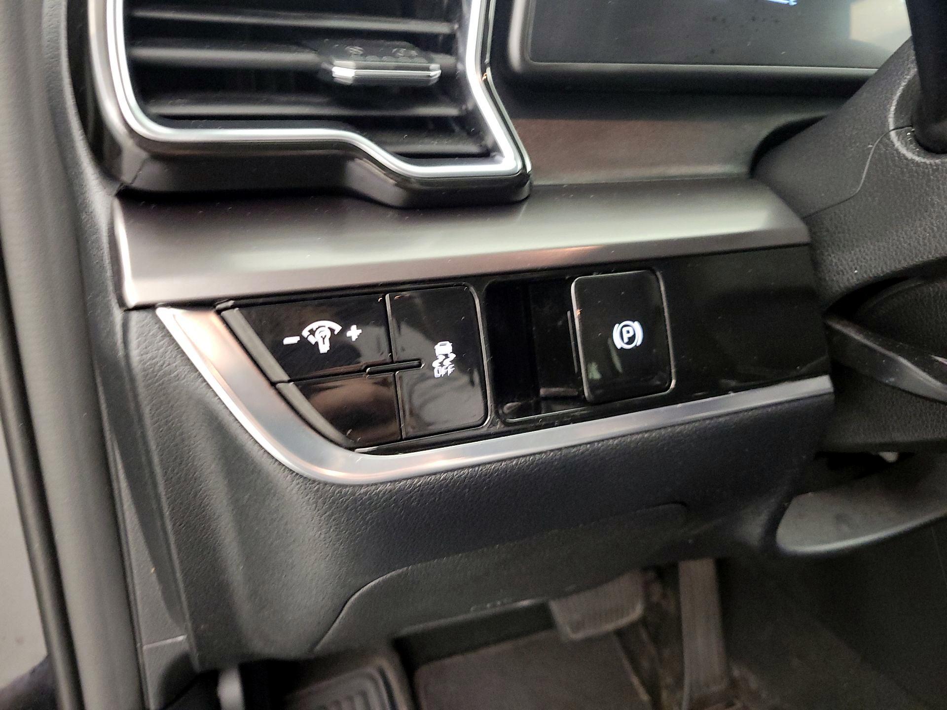 Thumbnail: 2023 Kia Sportage - 13