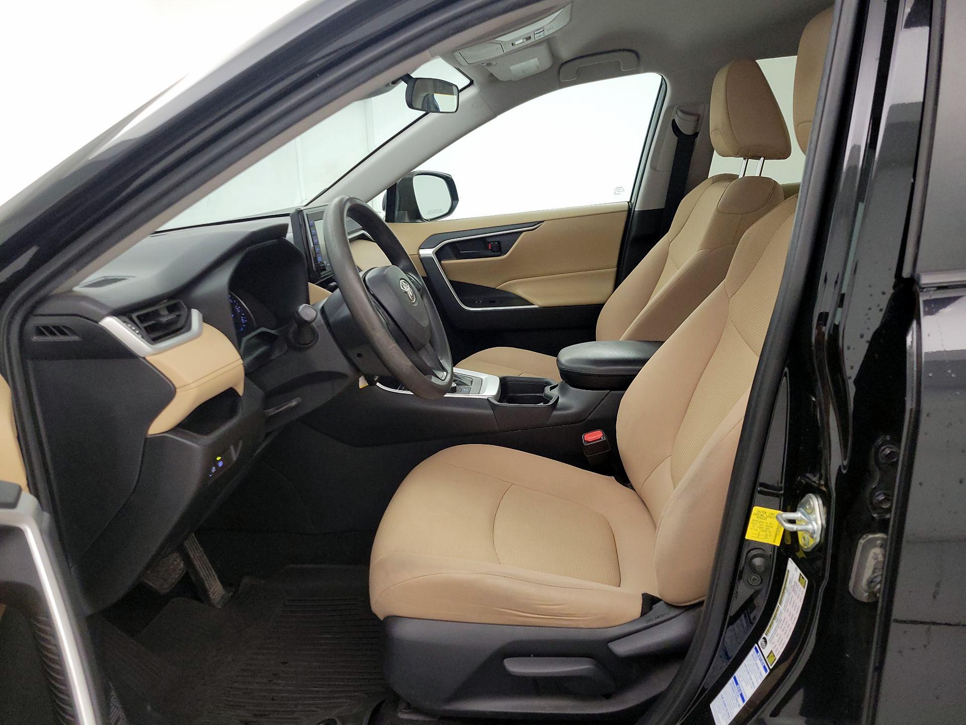 Thumbnail: 2021 Toyota RAV4 - 11