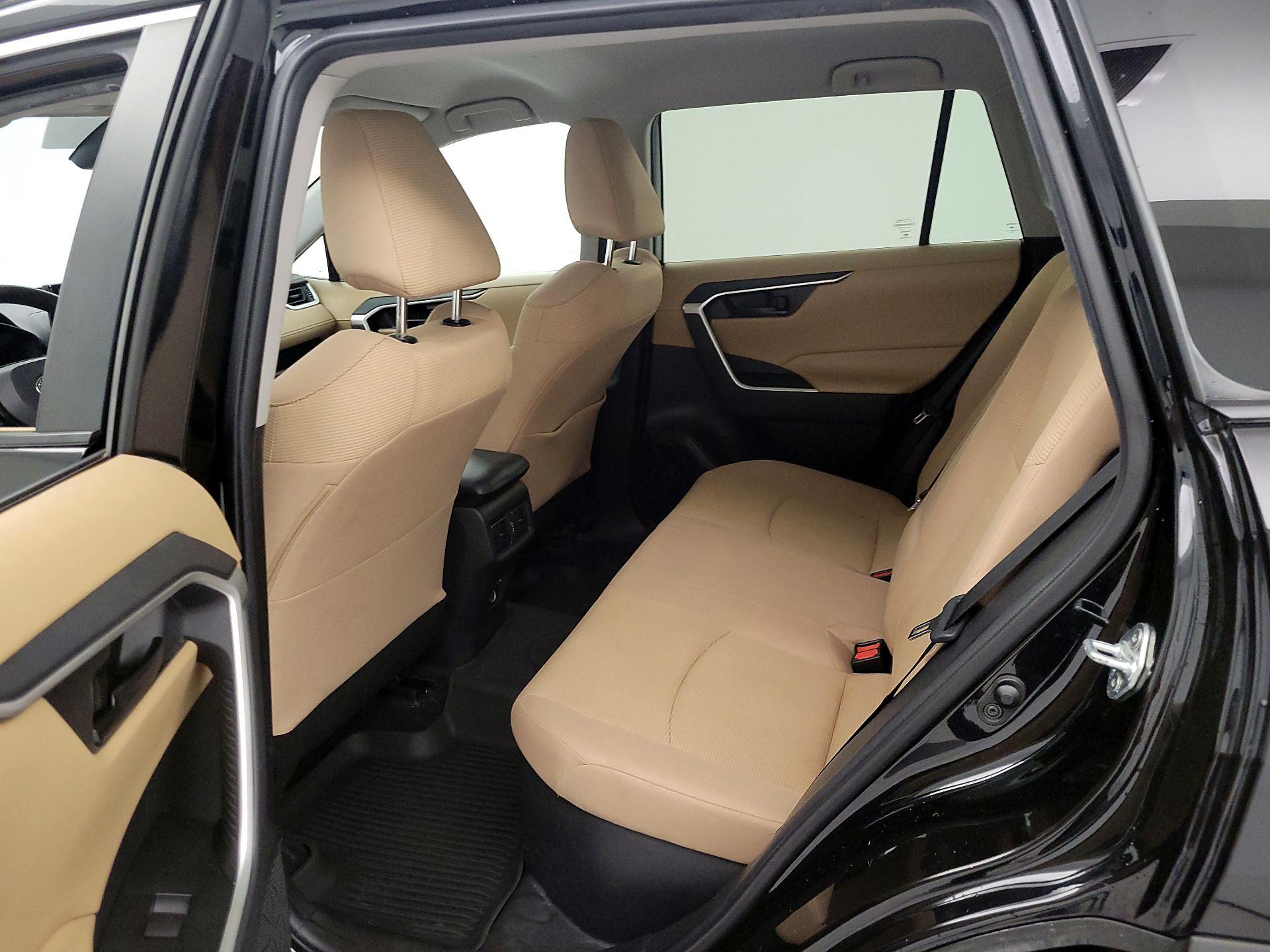 Thumbnail: 2021 Toyota RAV4 - 19