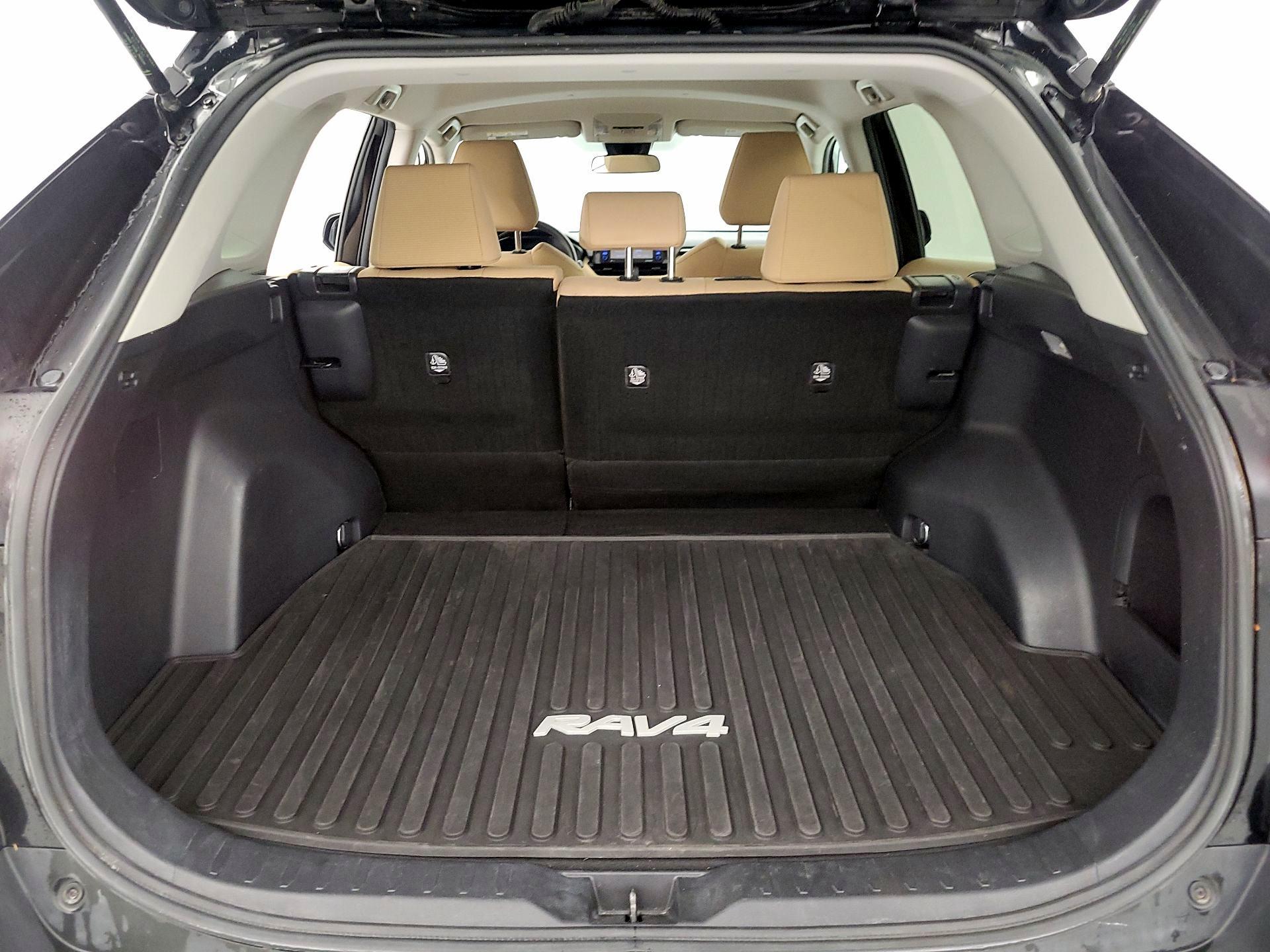 Thumbnail: 2021 Toyota RAV4 - 20