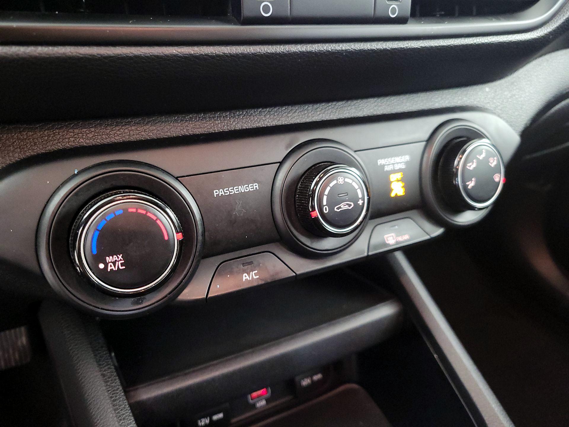 Thumbnail: 2023 Kia Forte - 15