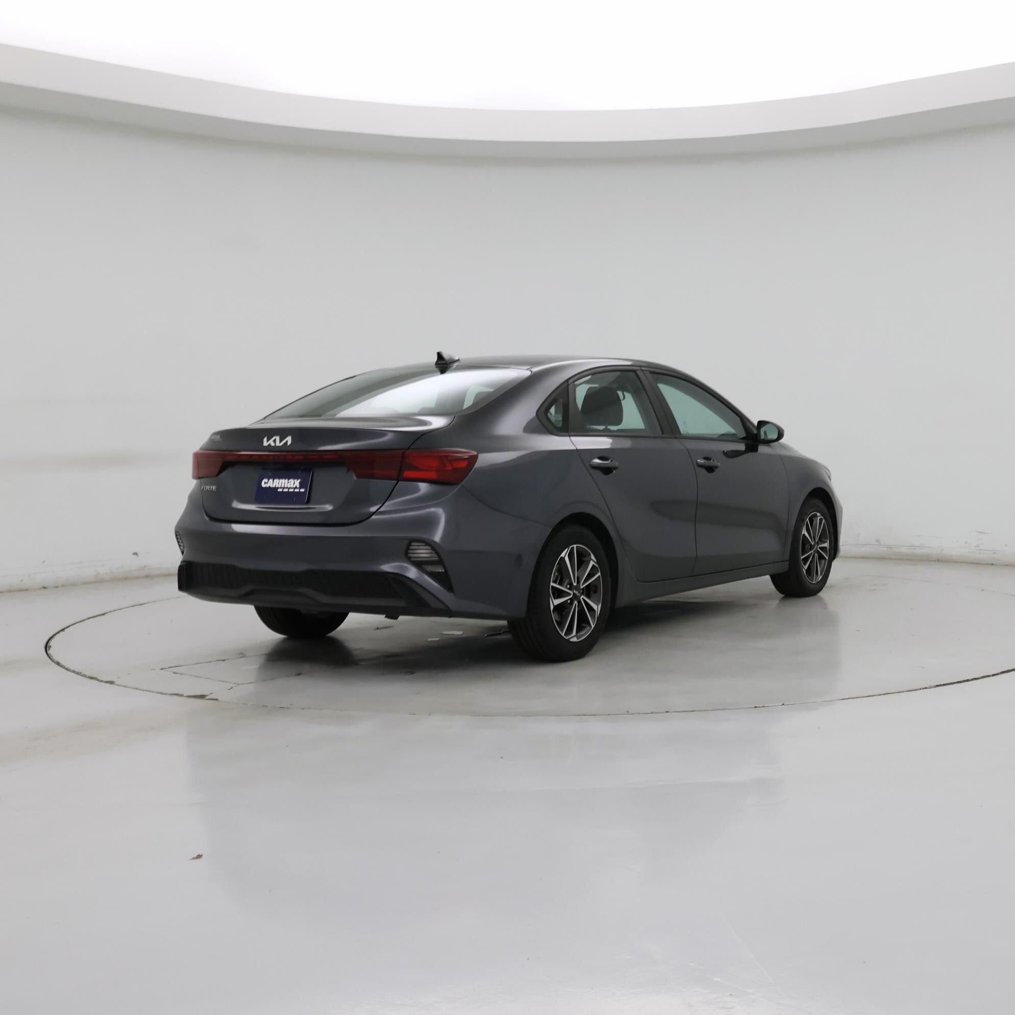 Thumbnail: 2023 Kia Forte - 8