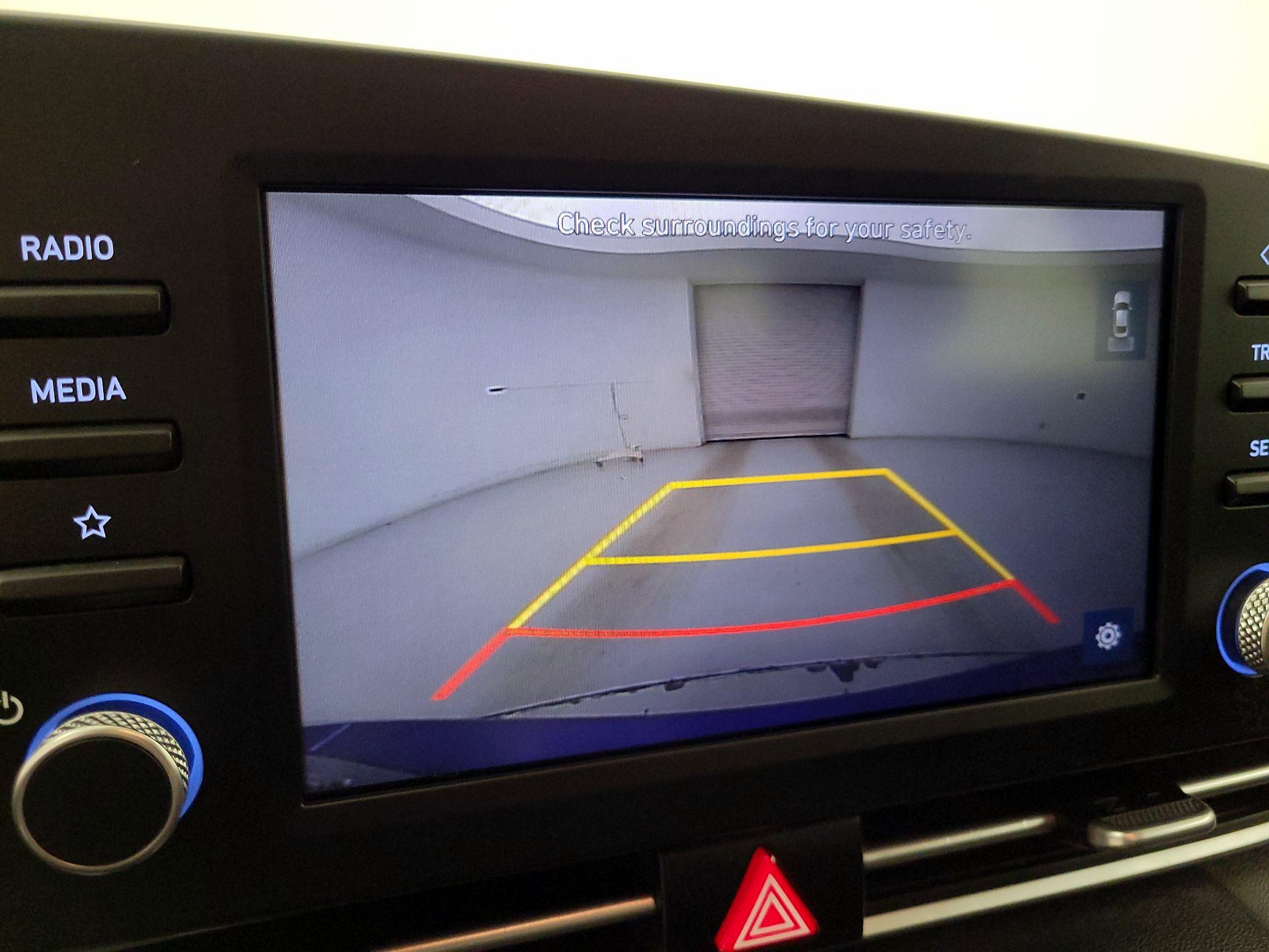 Thumbnail: 2022 Hyundai Elantra - 14