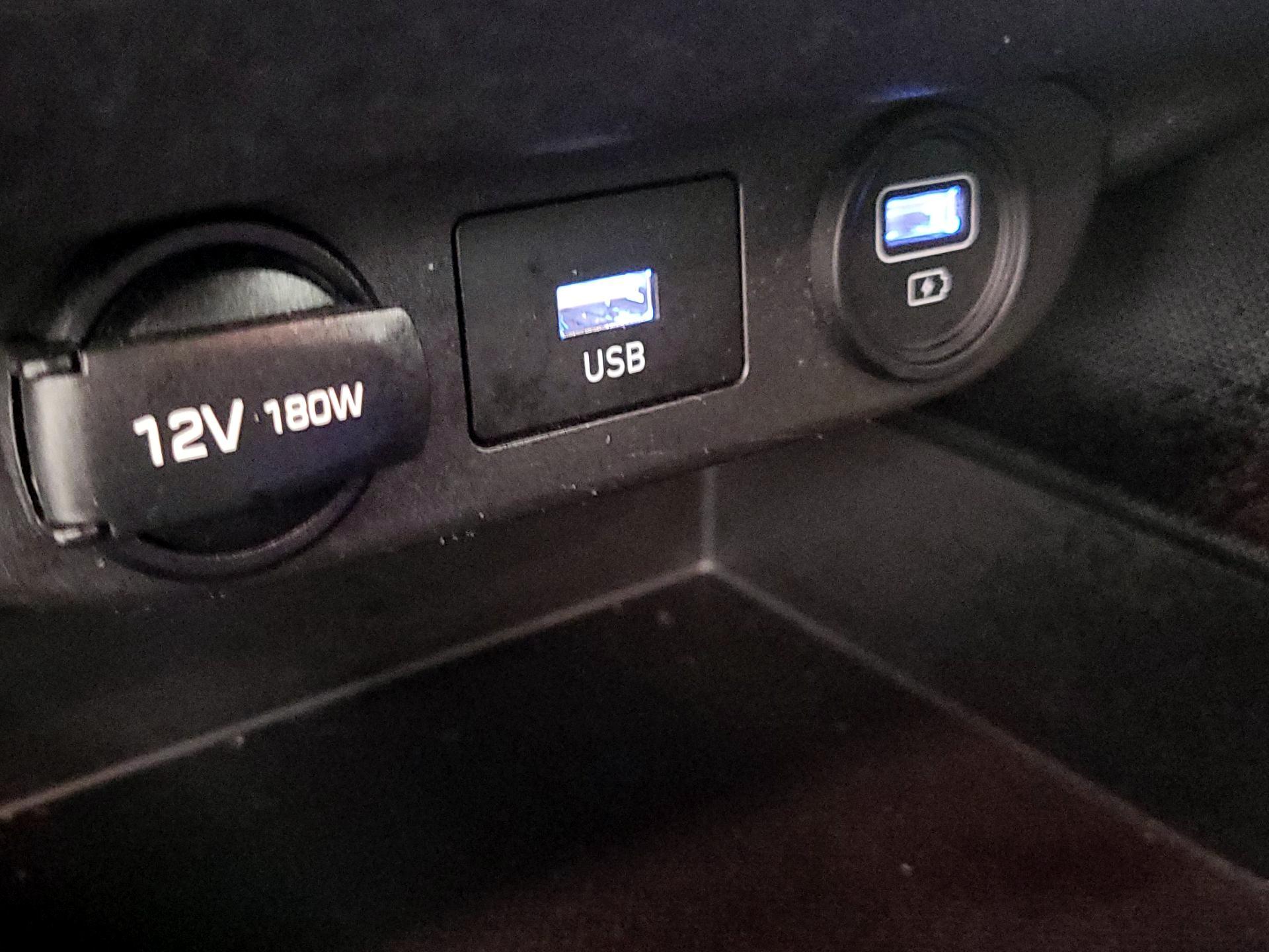 Thumbnail: 2022 Hyundai Elantra - 18