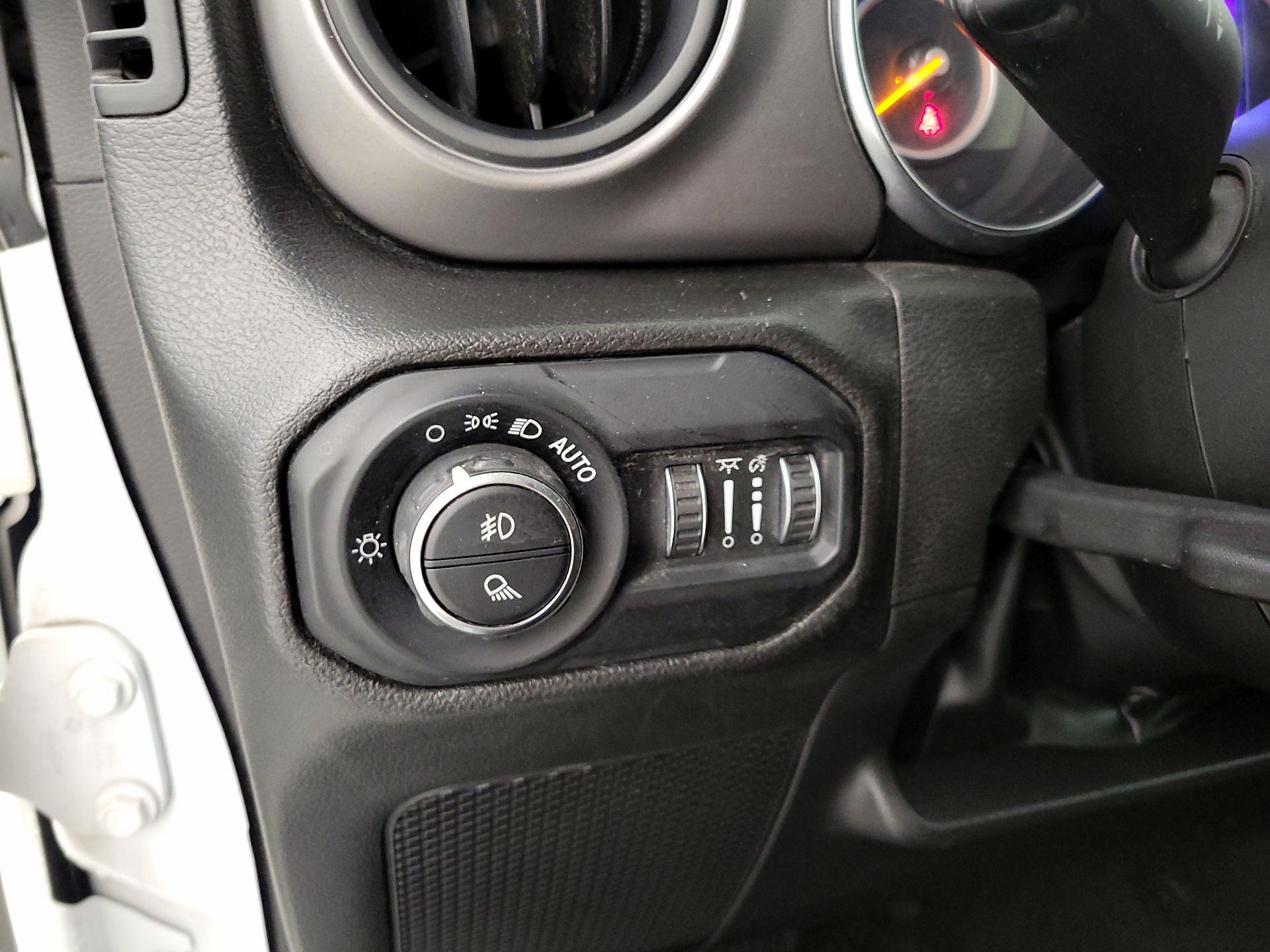 Thumbnail: 2022 Jeep Gladiator - 13