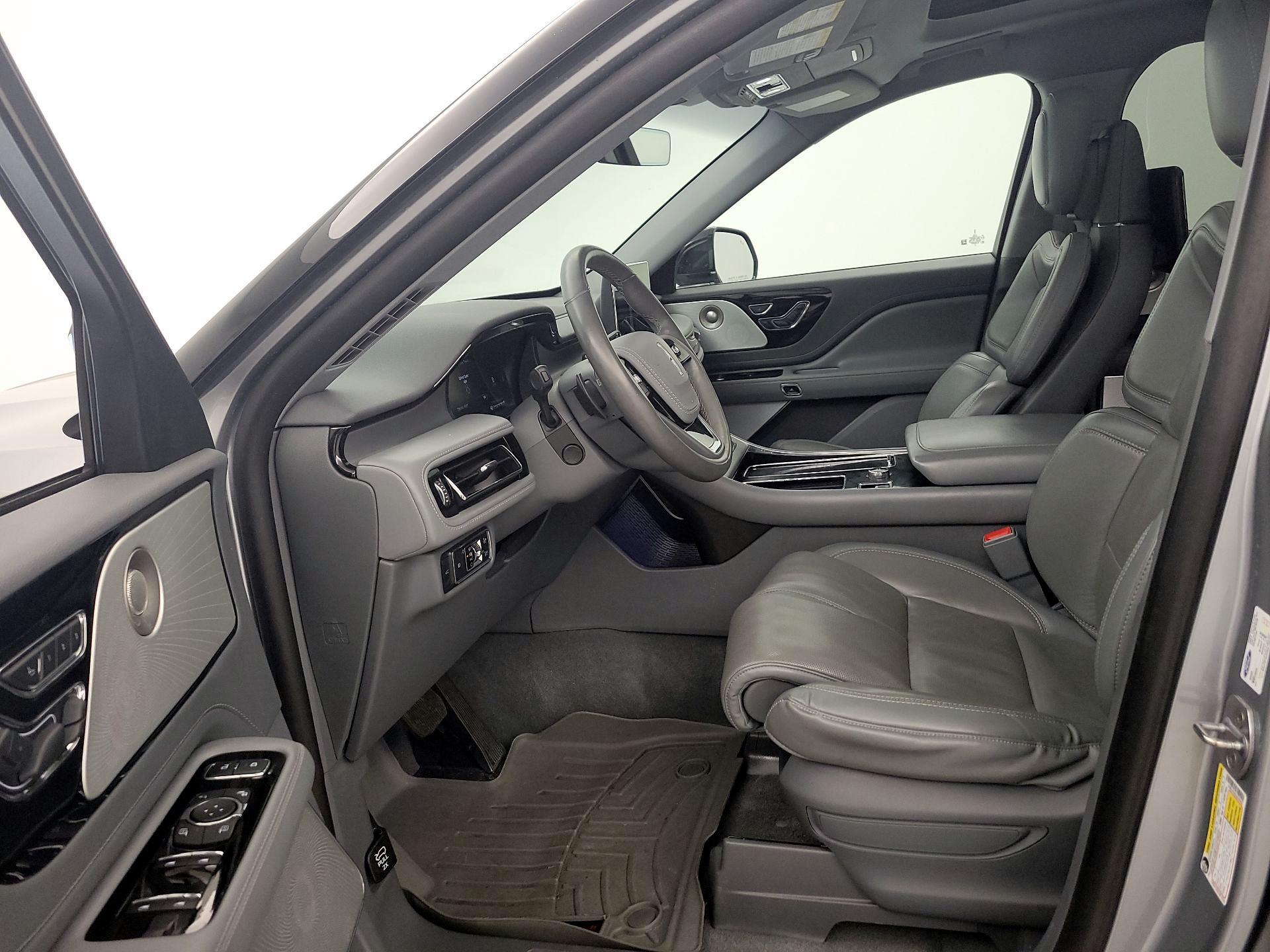 Thumbnail: 2020 Lincoln Aviator - 11