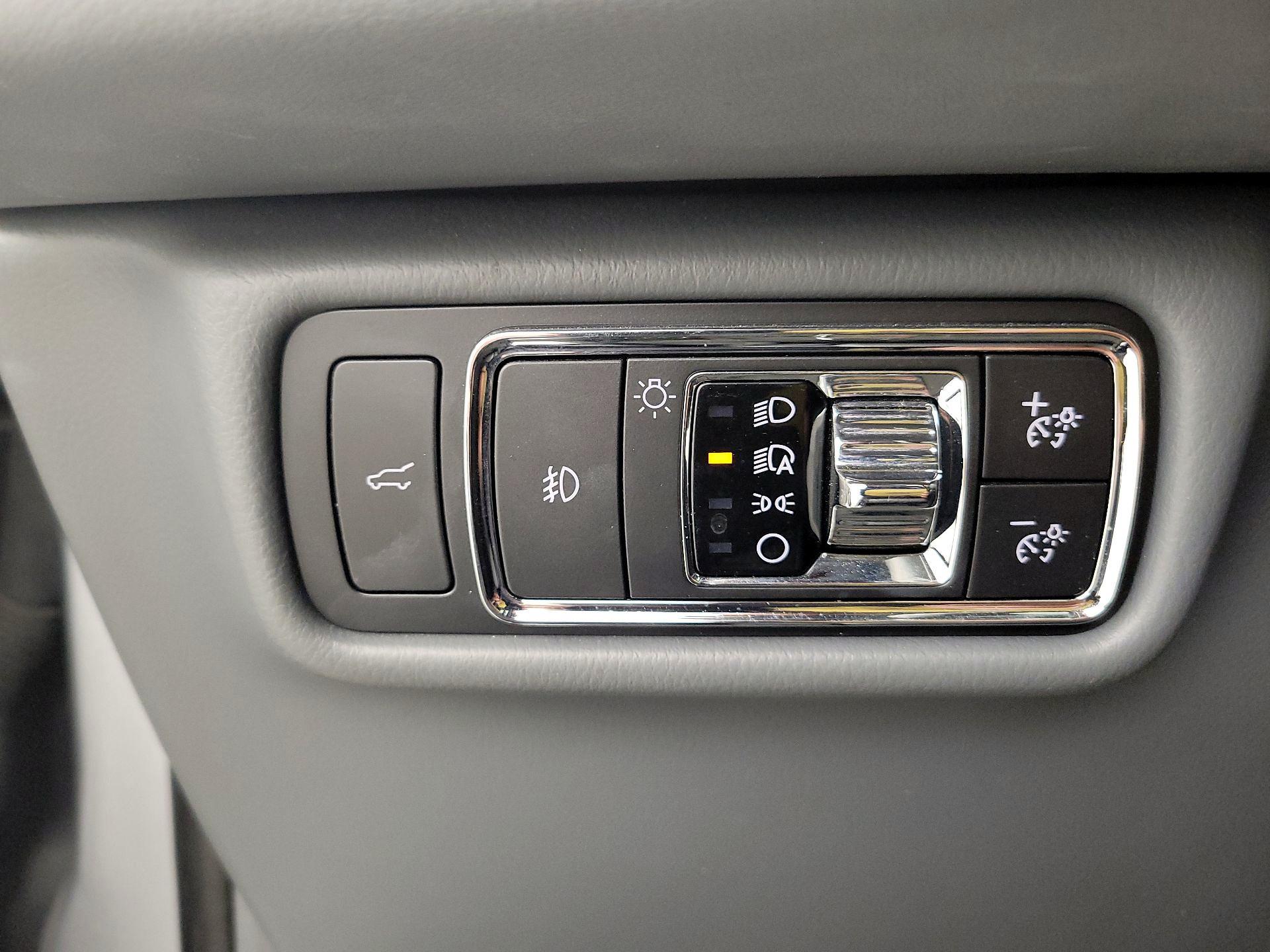 Thumbnail: 2020 Lincoln Aviator - 13