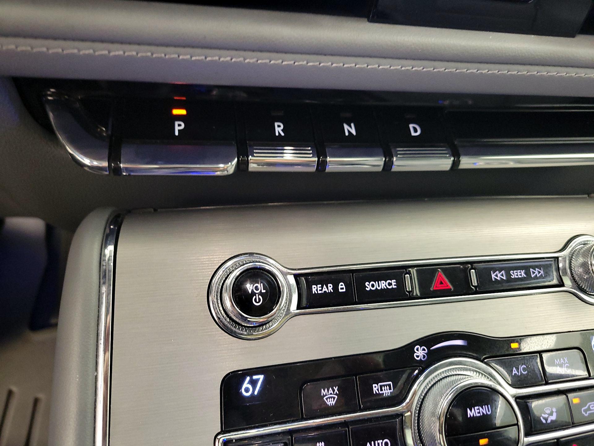 Thumbnail: 2020 Lincoln Aviator - 18