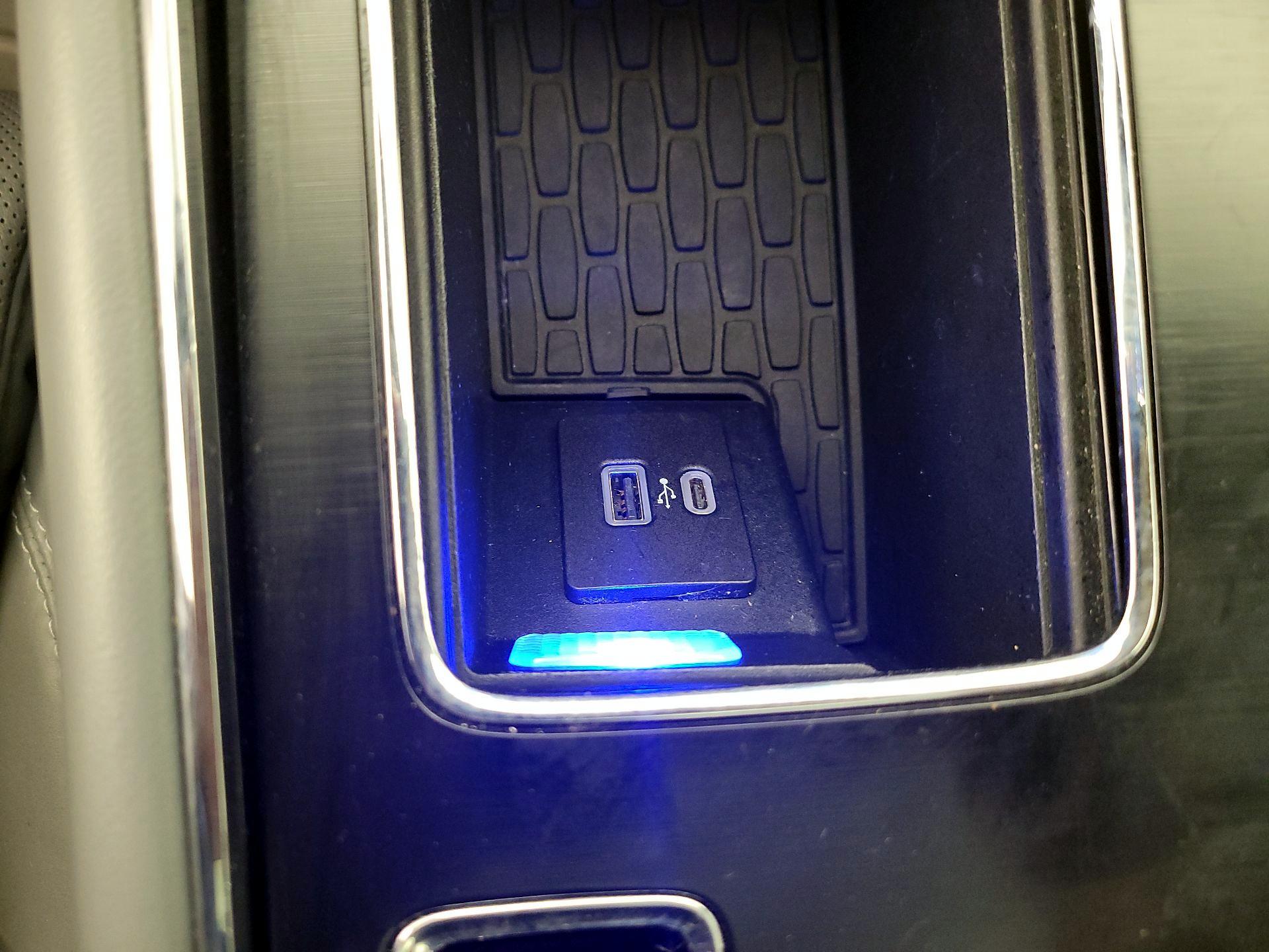 Thumbnail: 2020 Lincoln Aviator - 19