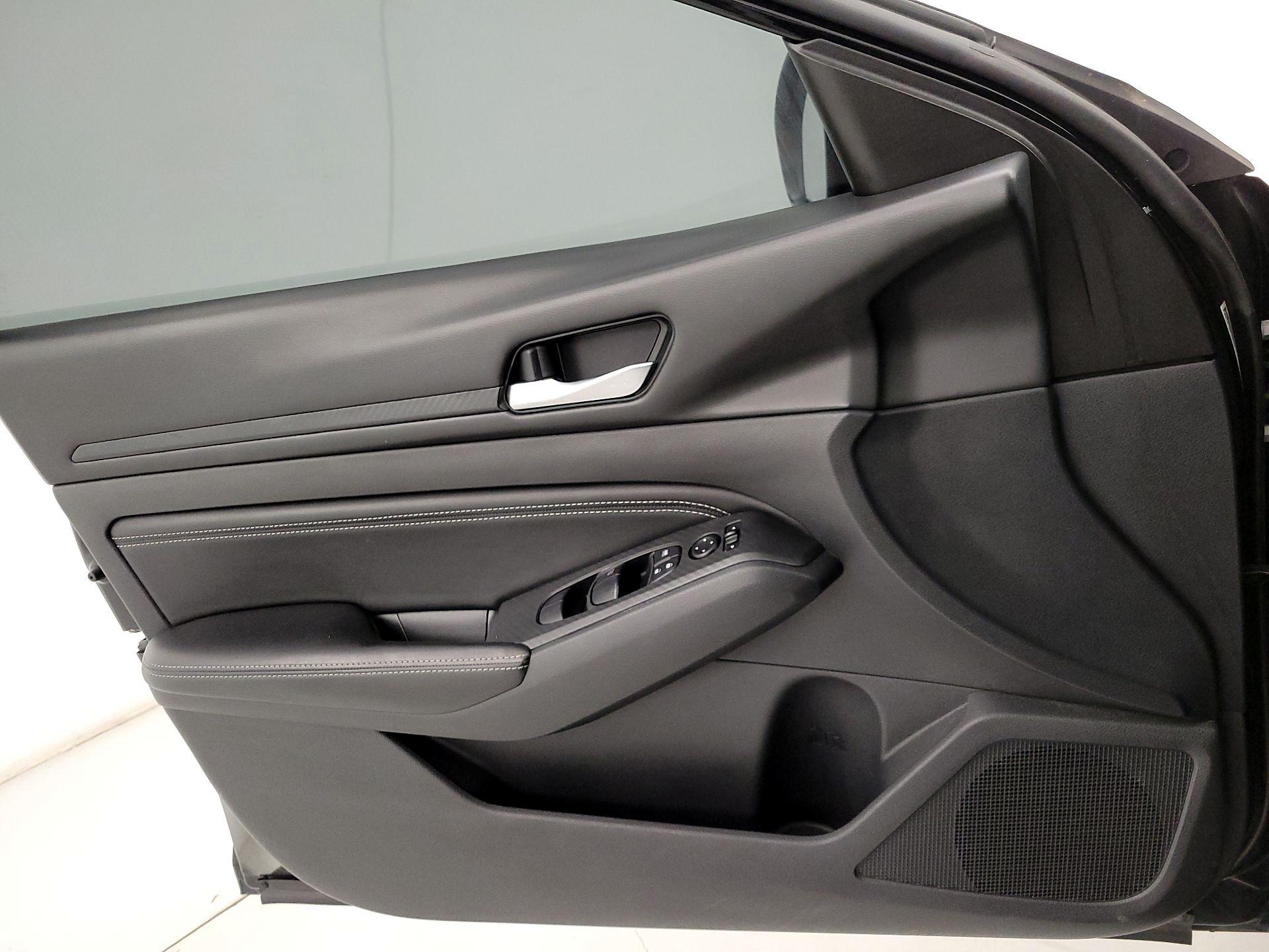 Thumbnail: 2020 Nissan Altima - 12