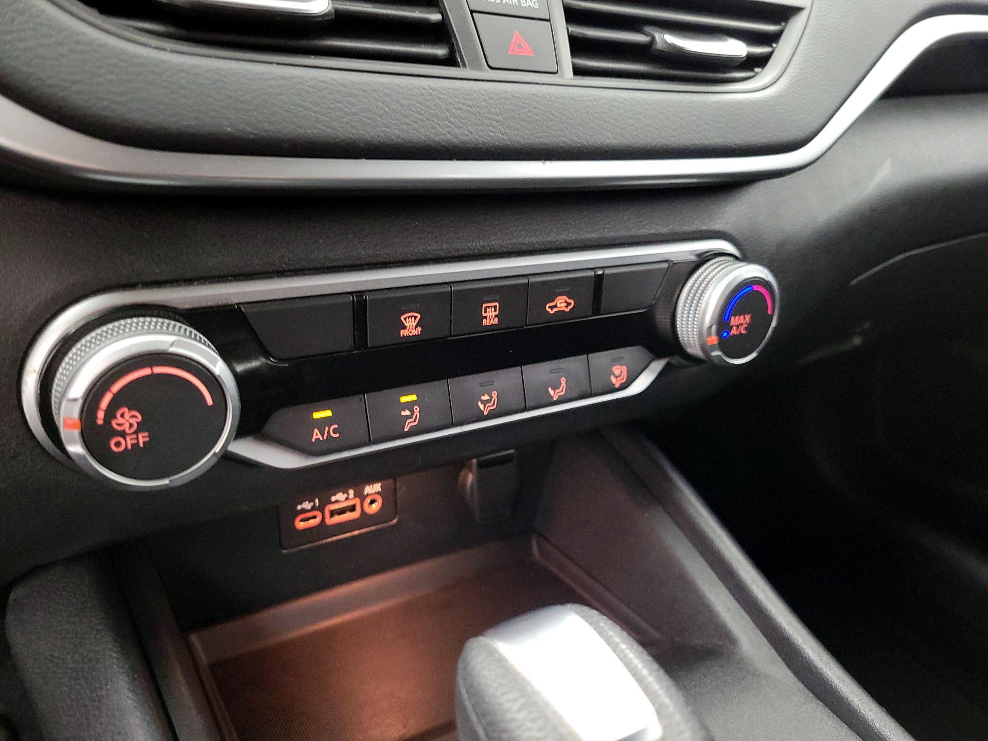 Thumbnail: 2020 Nissan Altima - 16