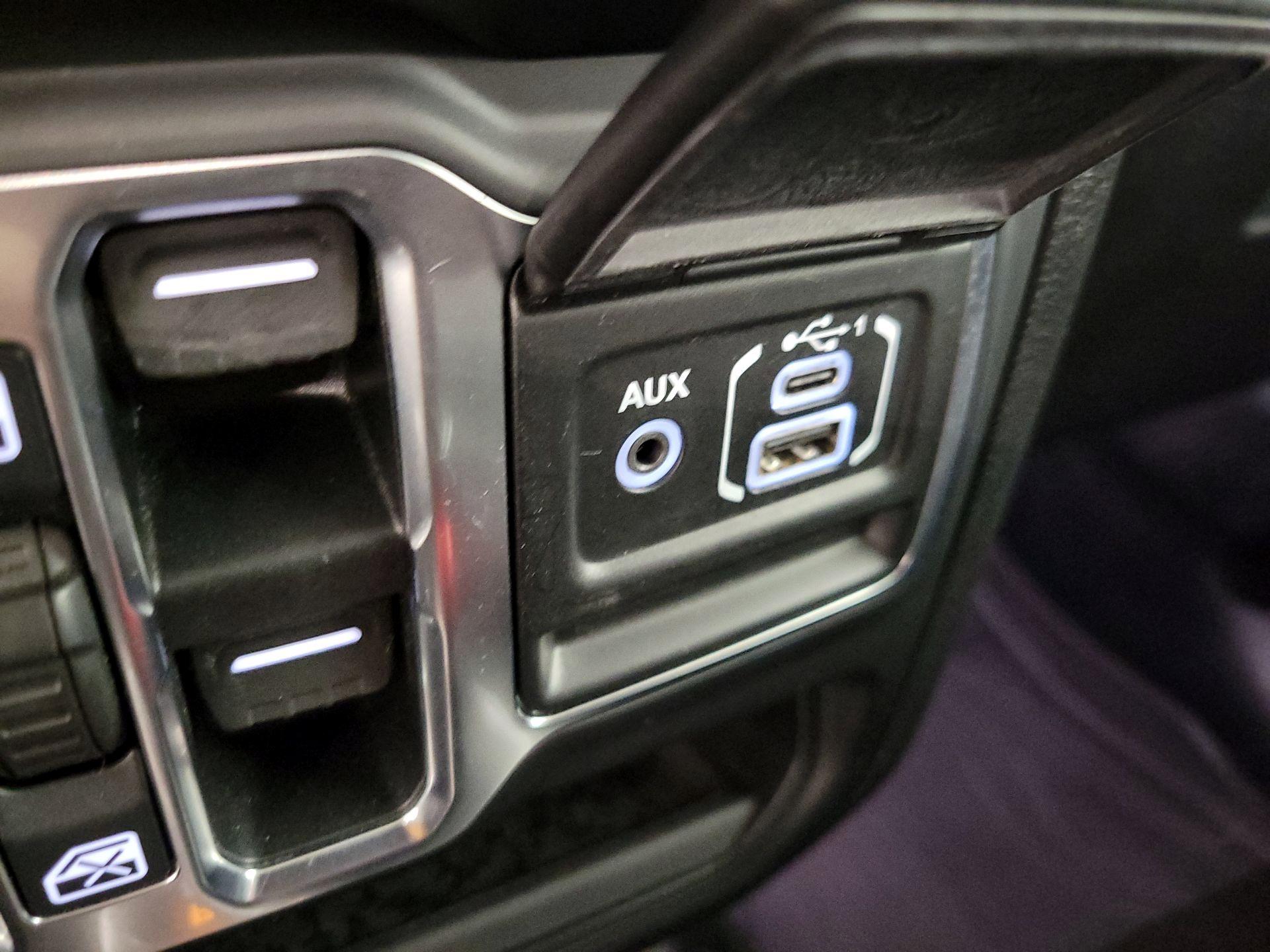 Thumbnail: 2020 Jeep Gladiator - 19