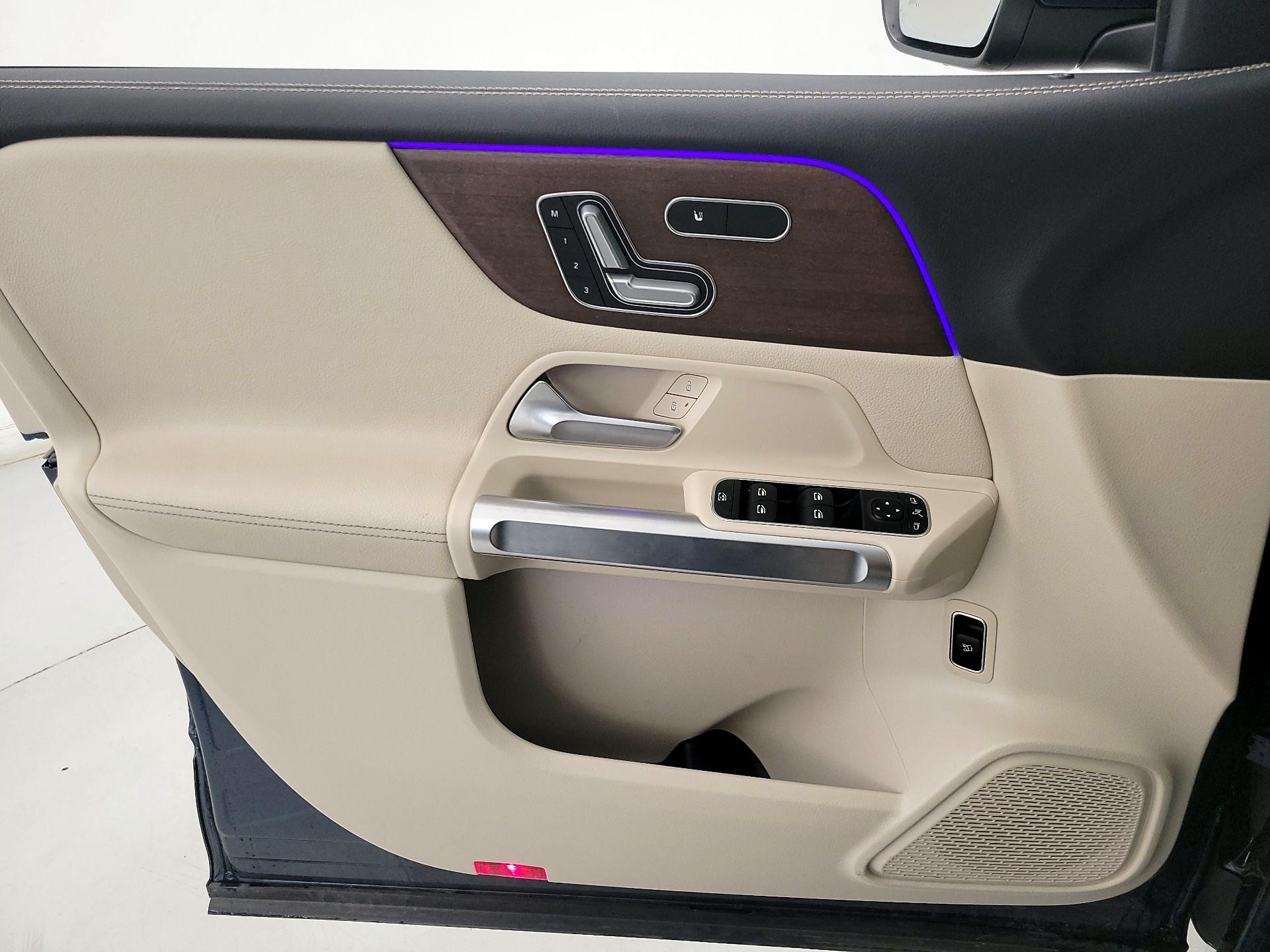 Thumbnail: 2021 Mercedes-Benz GLB - 12