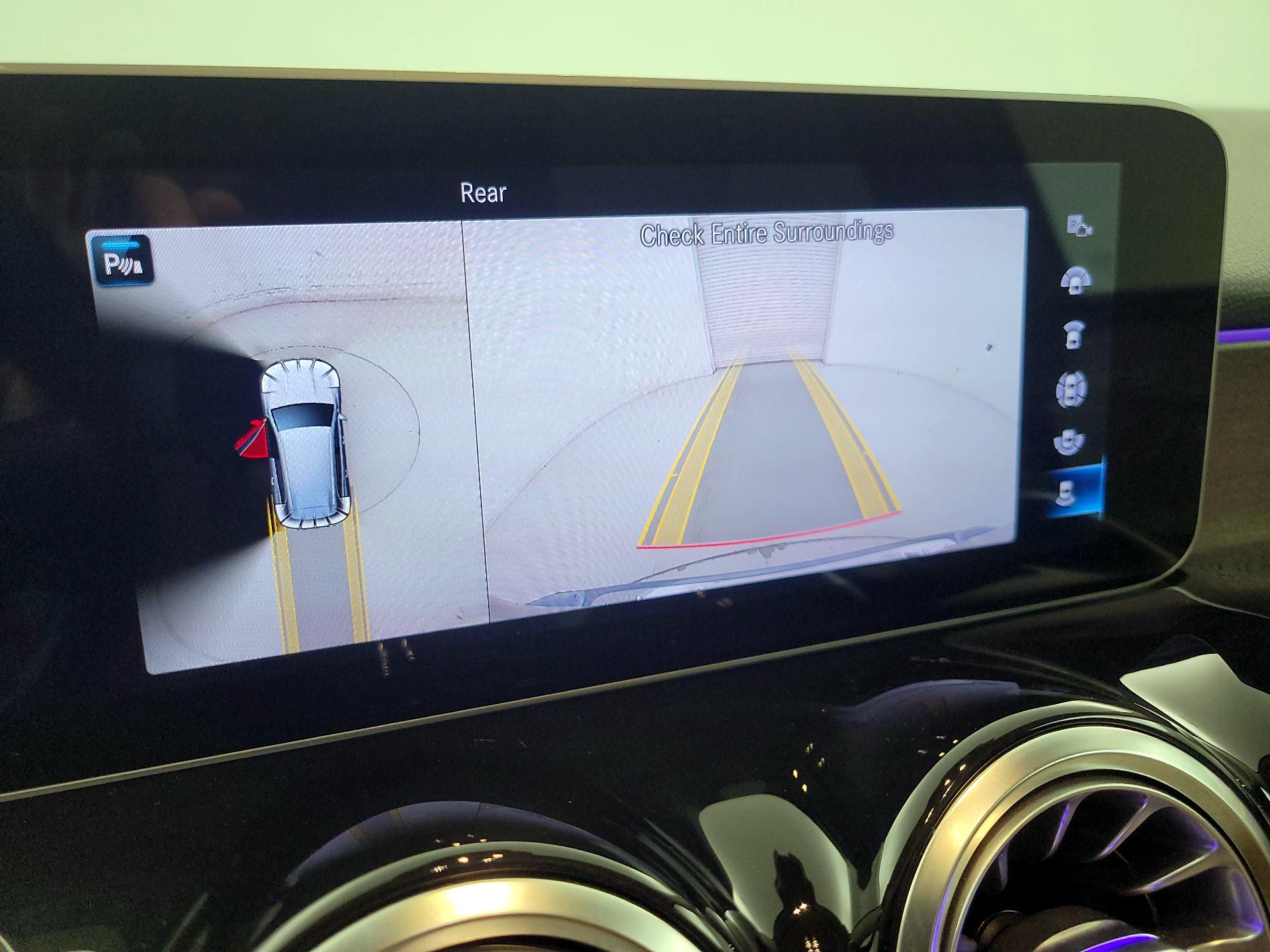 Thumbnail: 2021 Mercedes-Benz GLB - 15