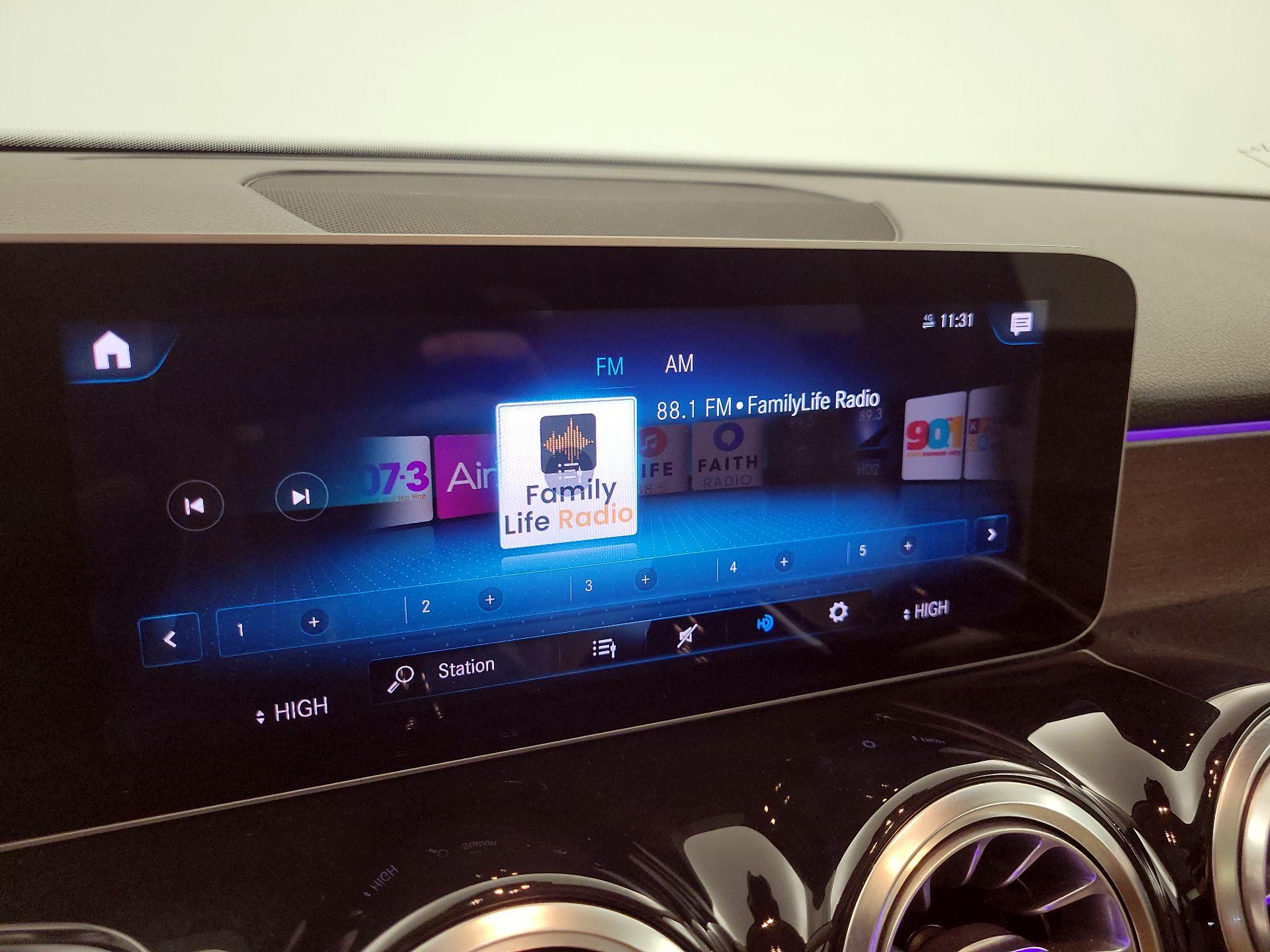 Thumbnail: 2021 Mercedes-Benz GLB - 16