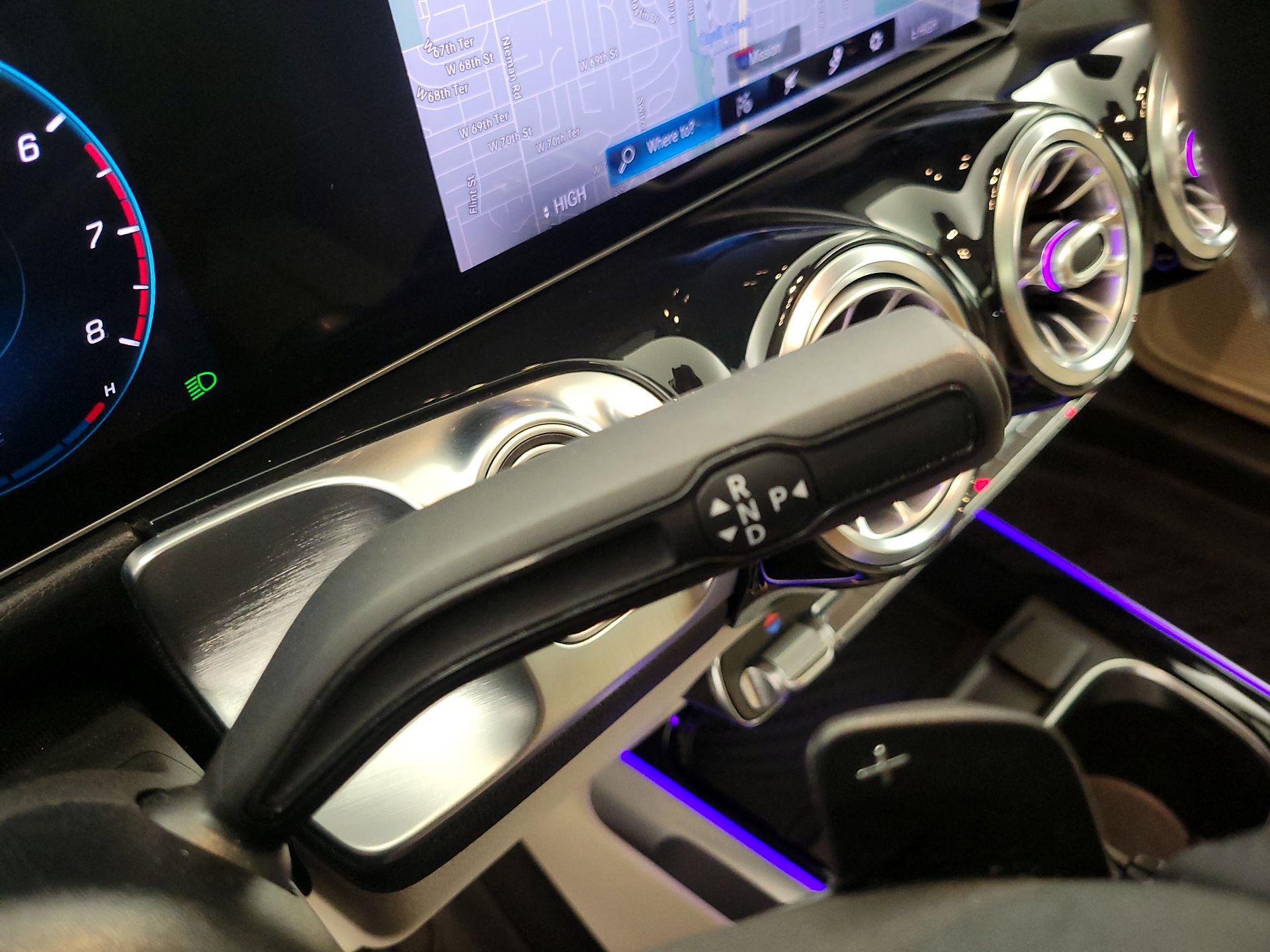 Thumbnail: 2021 Mercedes-Benz GLB - 18