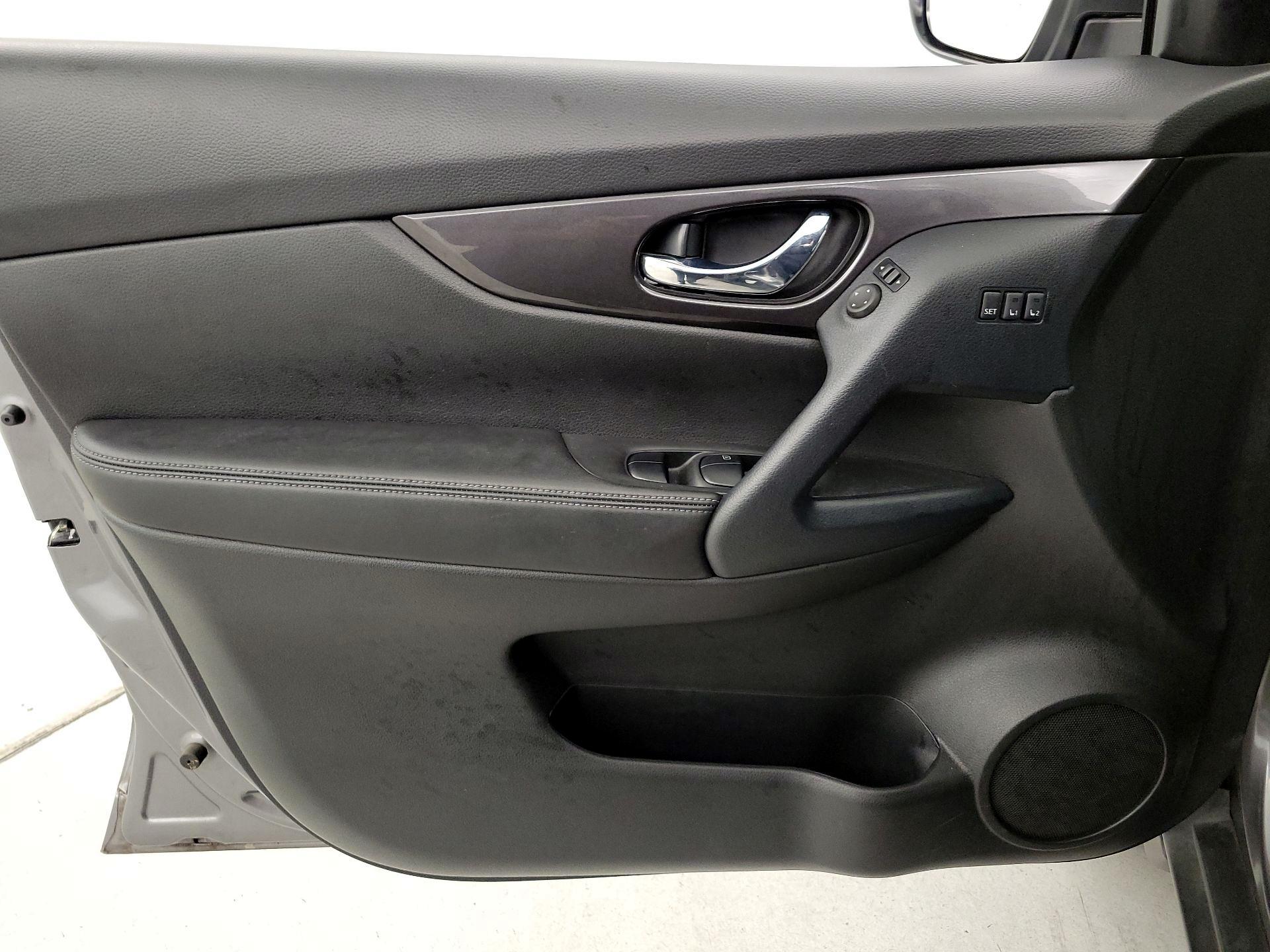 Thumbnail: 2019 Nissan Rogue - 12